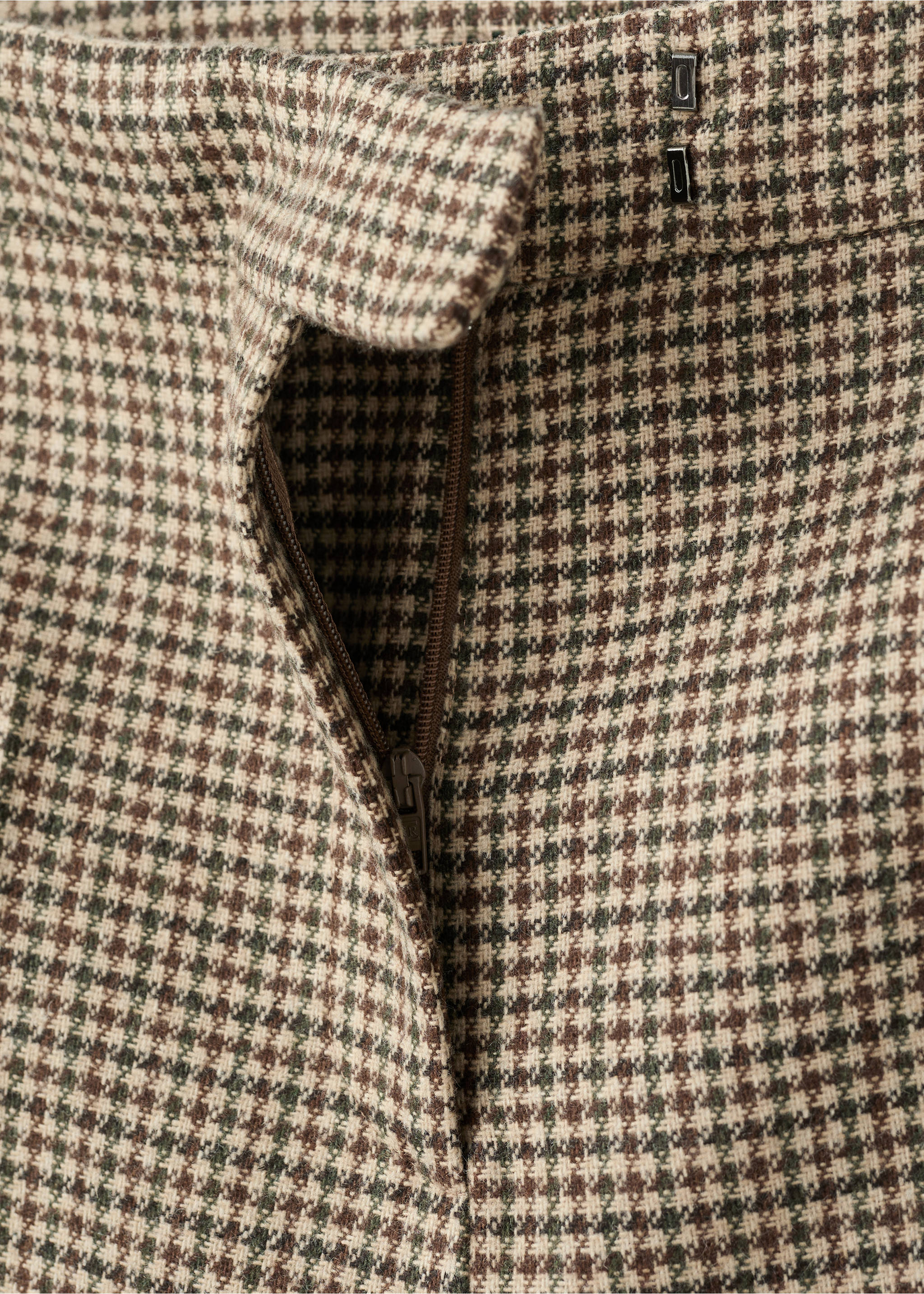 Hose aus Wollmischung mit Hahnentrittmuster - Detail des Artikels 8, Mittelbraun. Ref: 27051323-00.