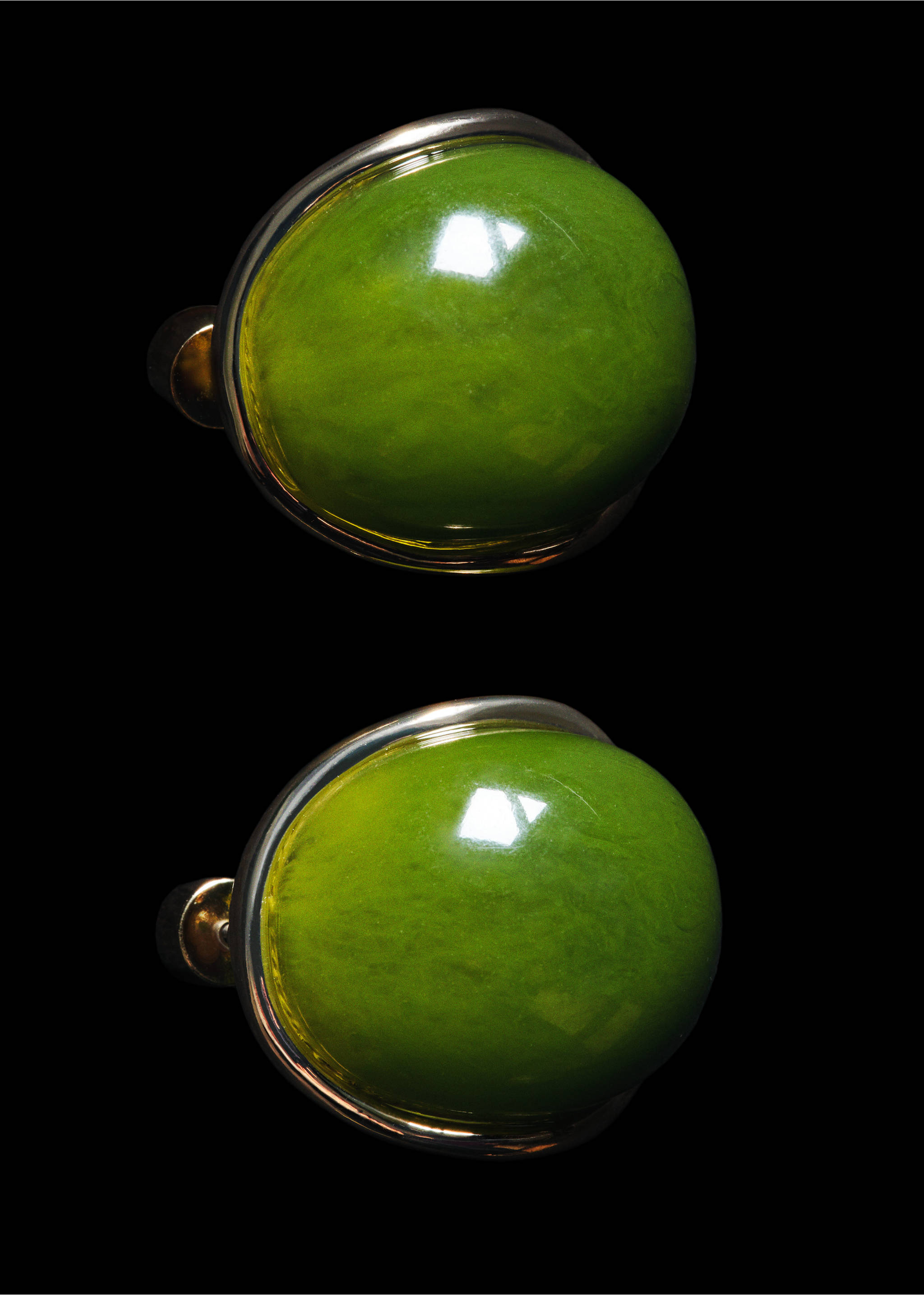Large green domed earrings with metallic settings., Gold. Ref: 27052926-00.