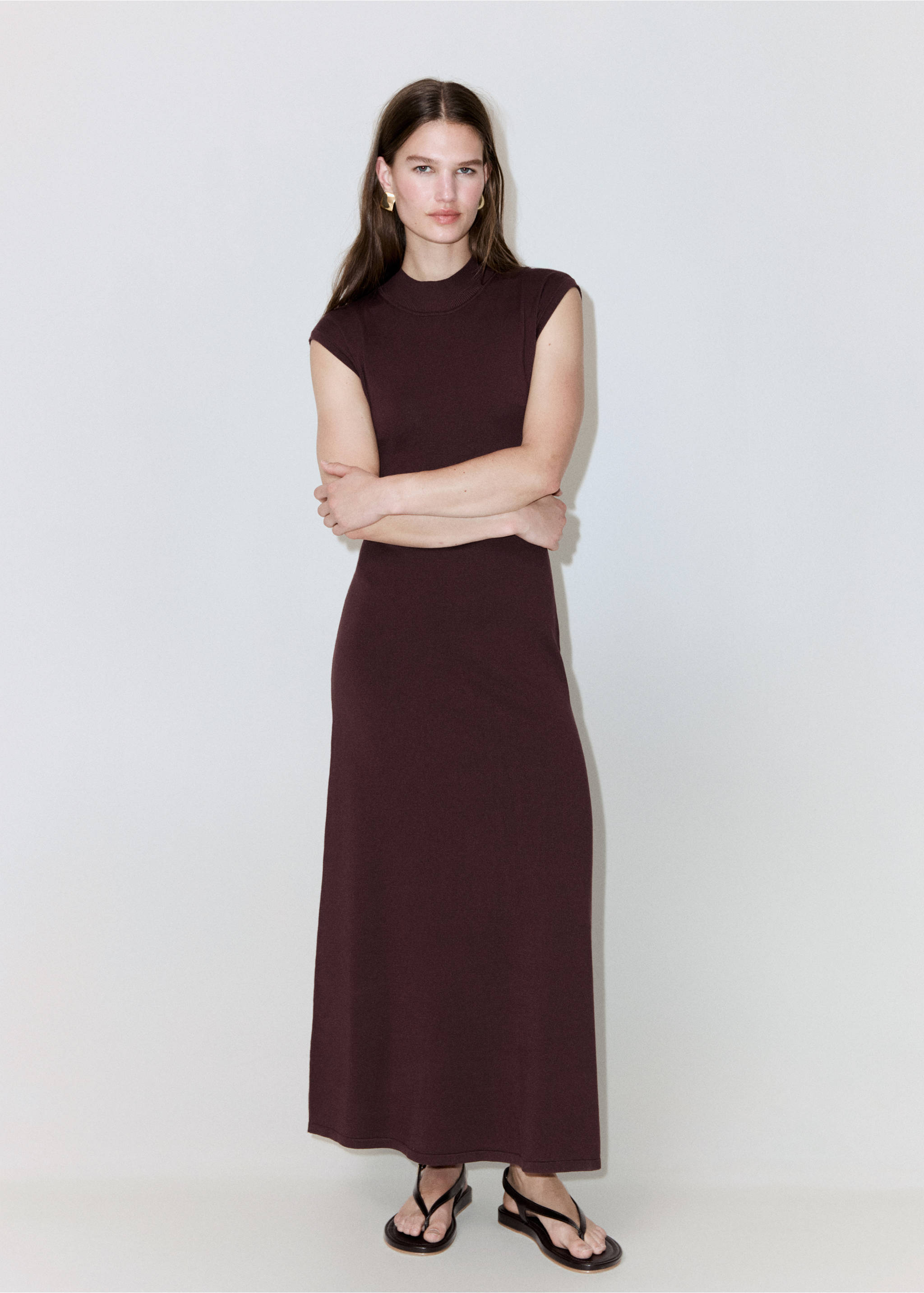 Burgundy sleeveless mock neck maxi dress with a fitted silhouette., Chocolate. Ref: 27054084-00.