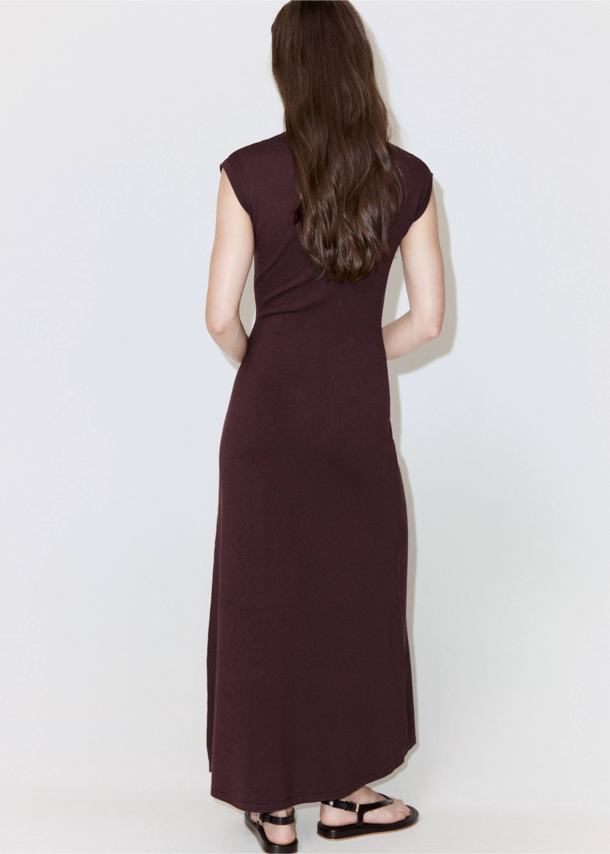 Burgundy short-sleeved maxi dress, back view., Chocolate. Ref: 27054084-00.