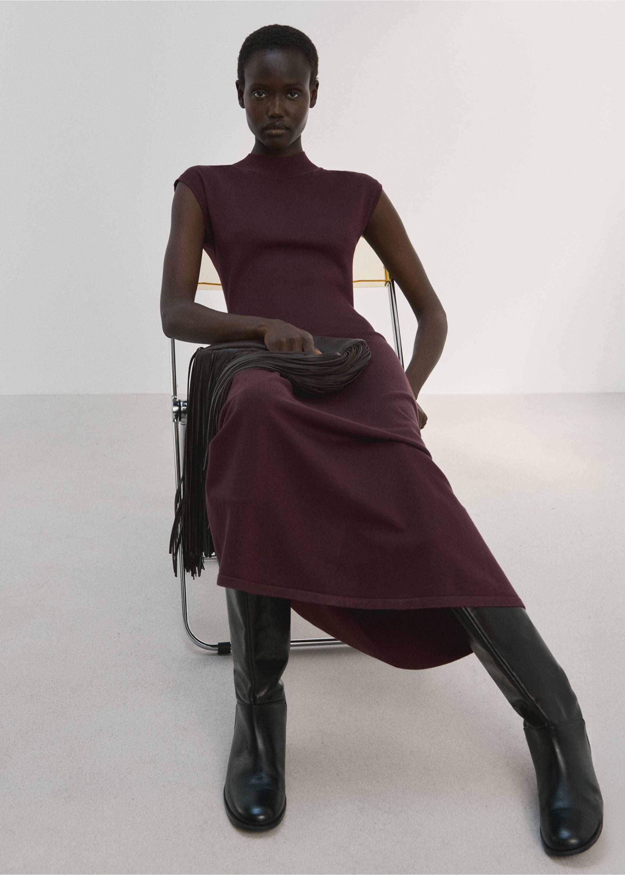 Plum mock-neck sleeveless knit midi dress., Chocolate. Ref: 27054084-00.