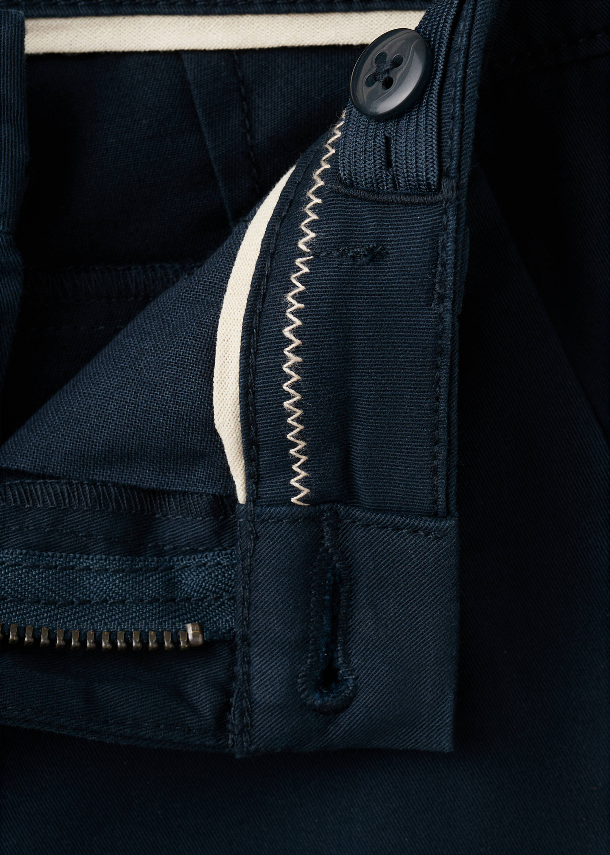 Chino-Hose mit Umschlag - Detail des Artikels 8, Marineblau. Ref: 27054403-00.