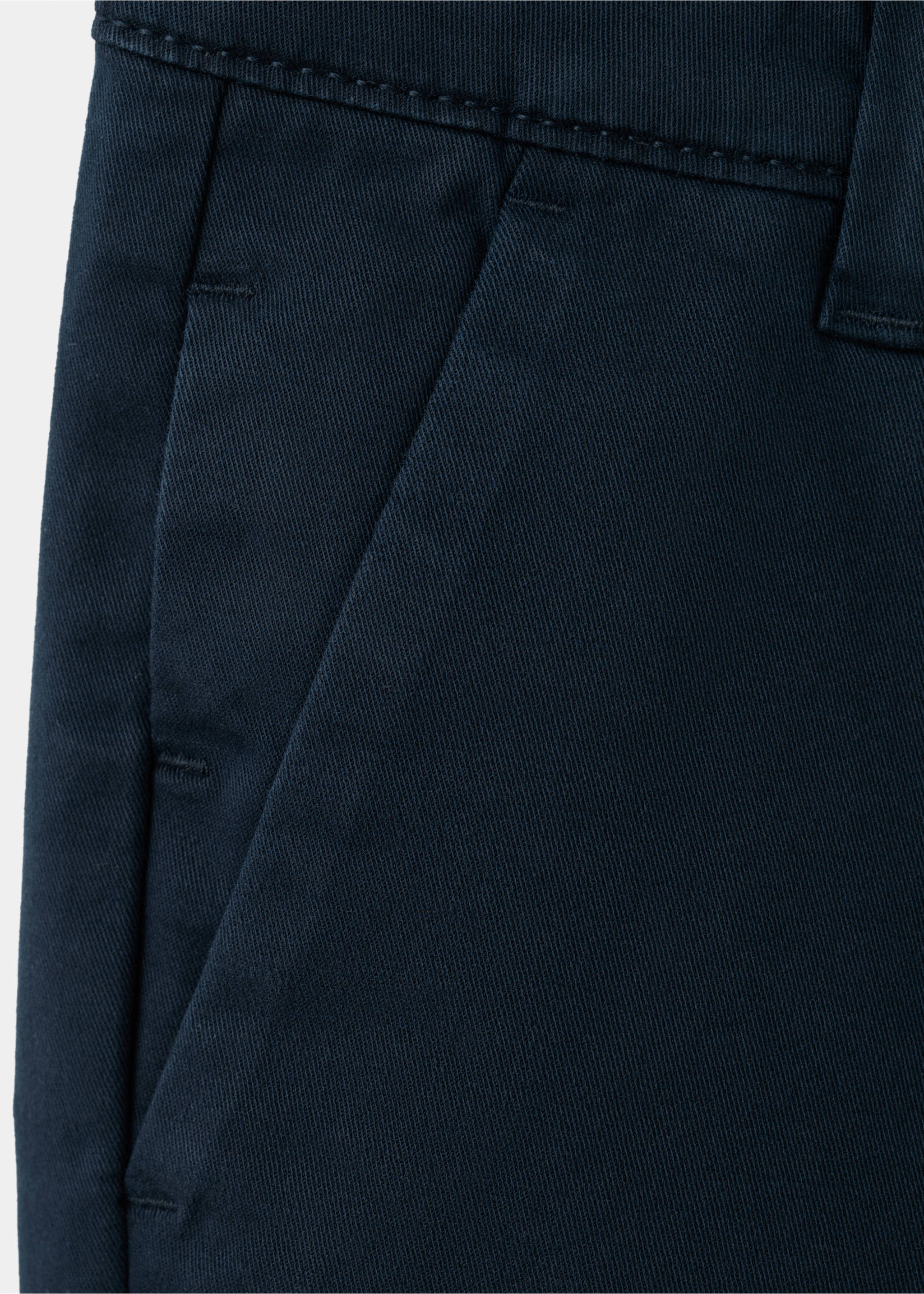 Chino-Hose mit Umschlag - Detail des Artikels 0, Marineblau. Ref: 27054403-00.