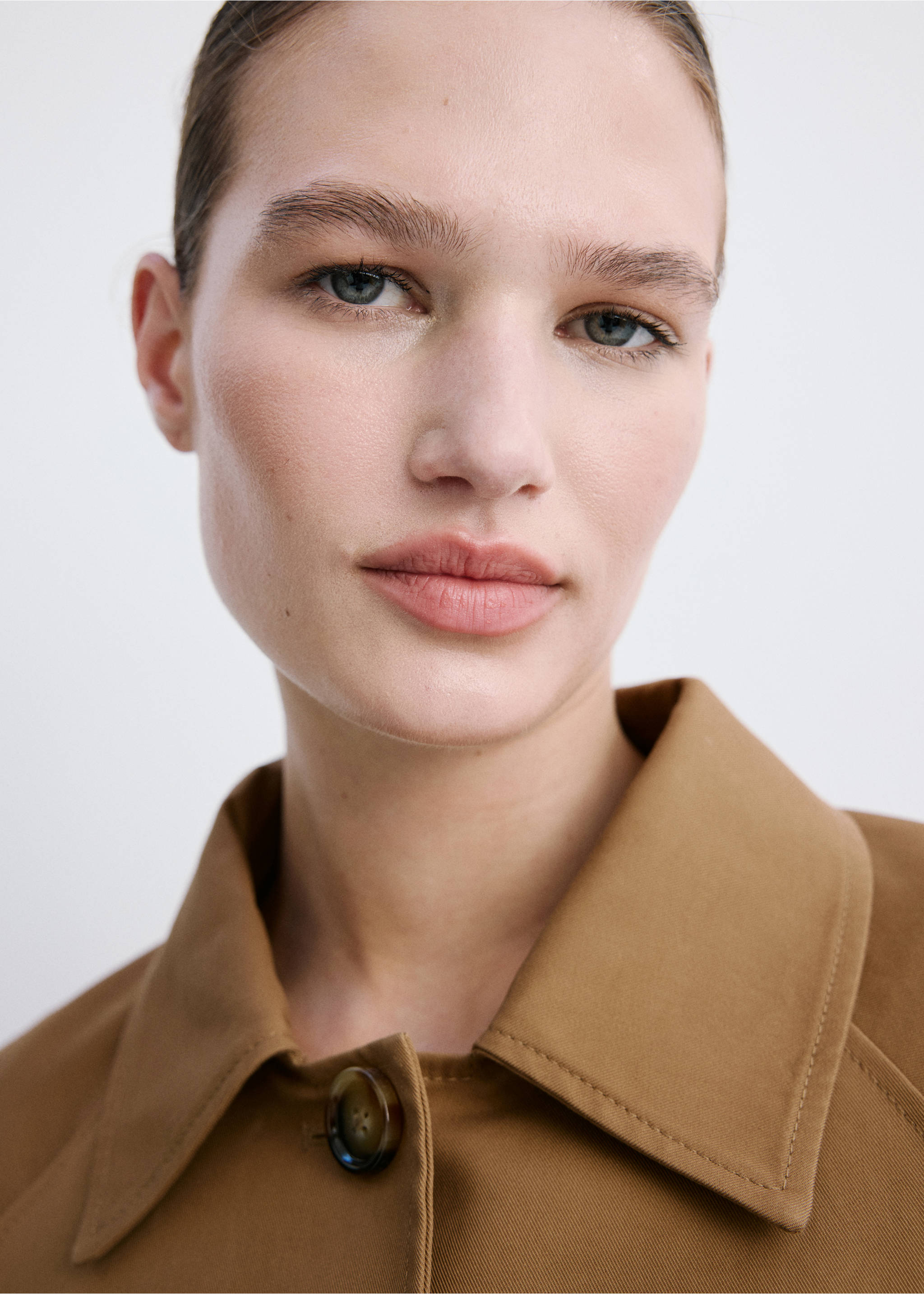 Oversized short trench - Details of the article 3, Medium Brown. Ref: 27054774-00.
