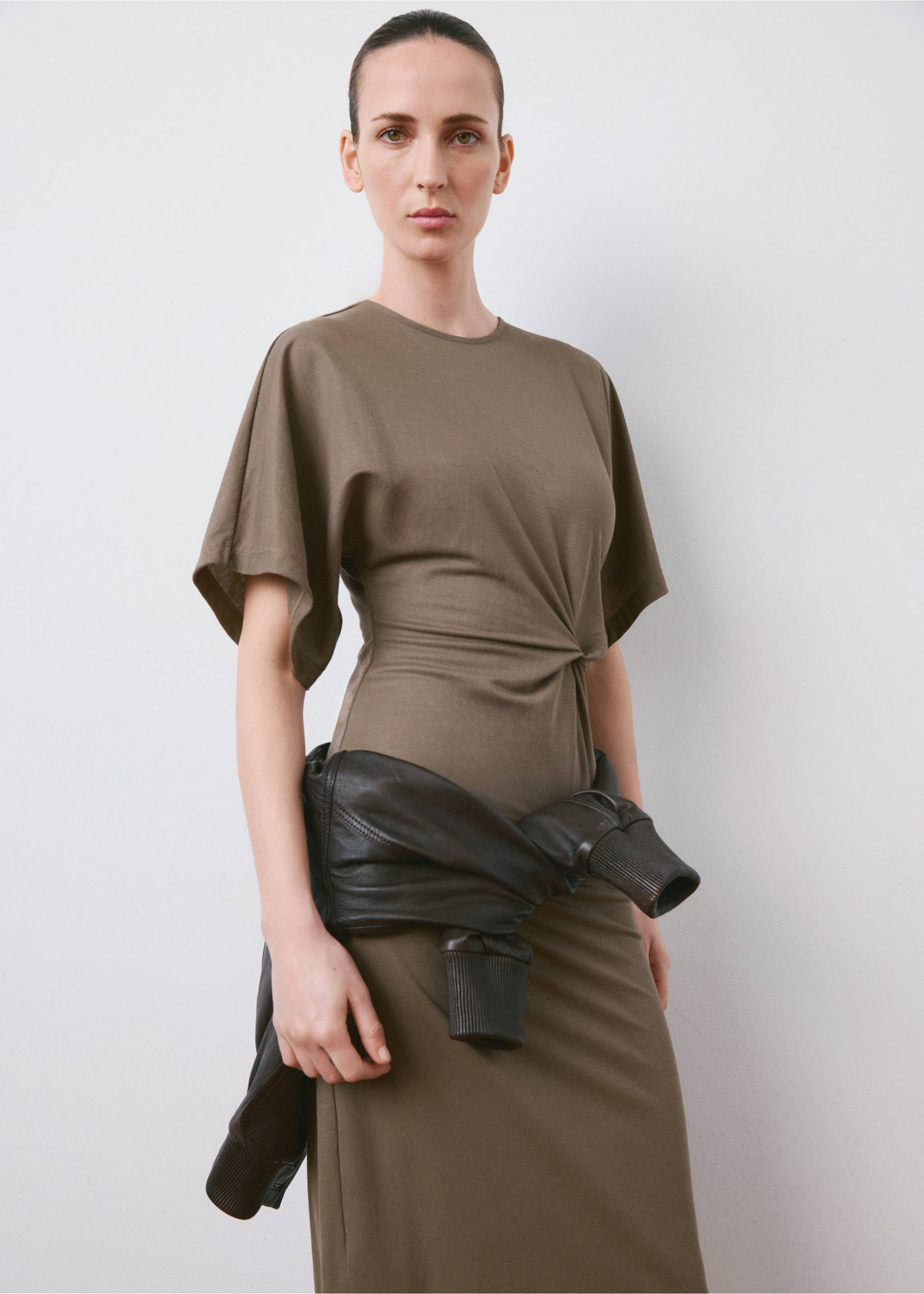 Khaki green midi dress with short sleeves and waist knot detail., Light/Pastel Brown. Ref: 27055827-00.