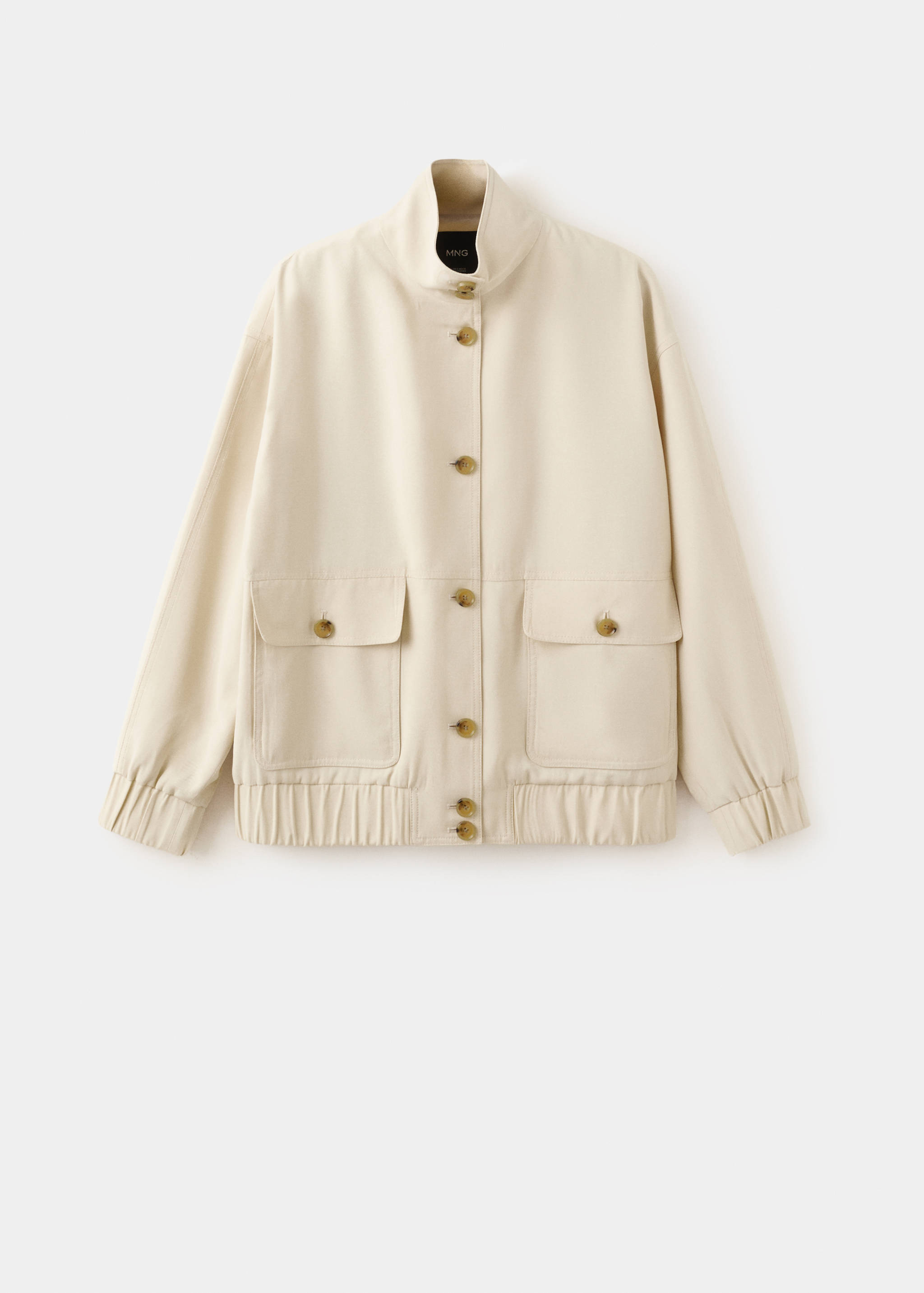 Chaqueta cruda de cuello alto, botones efecto carey y bolsillos de parche.