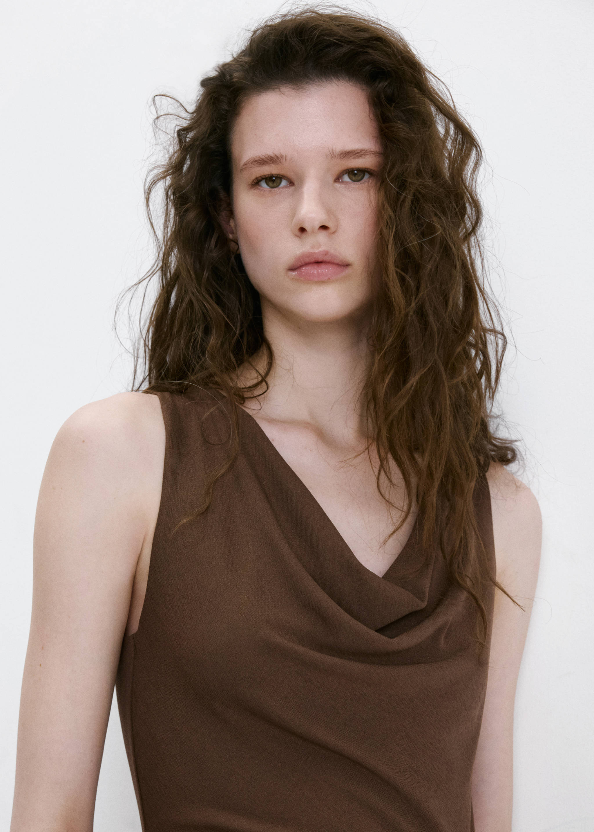 Draped neck dress with side ruching - Details of the article 3