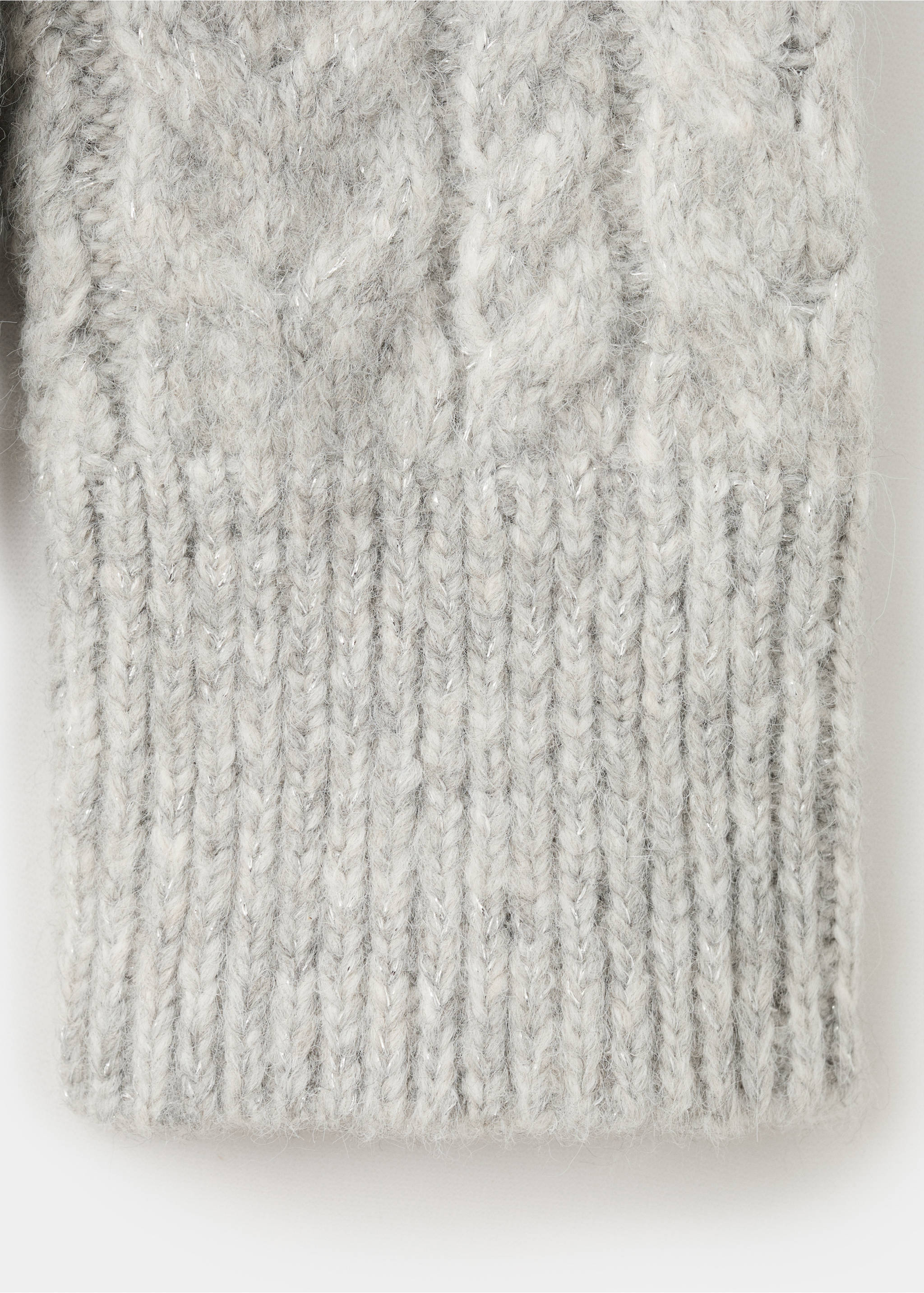 Lurex-Pullover mit Rollkragen - Detail des Artikels 0, Grau. Ref: 27061180-00.