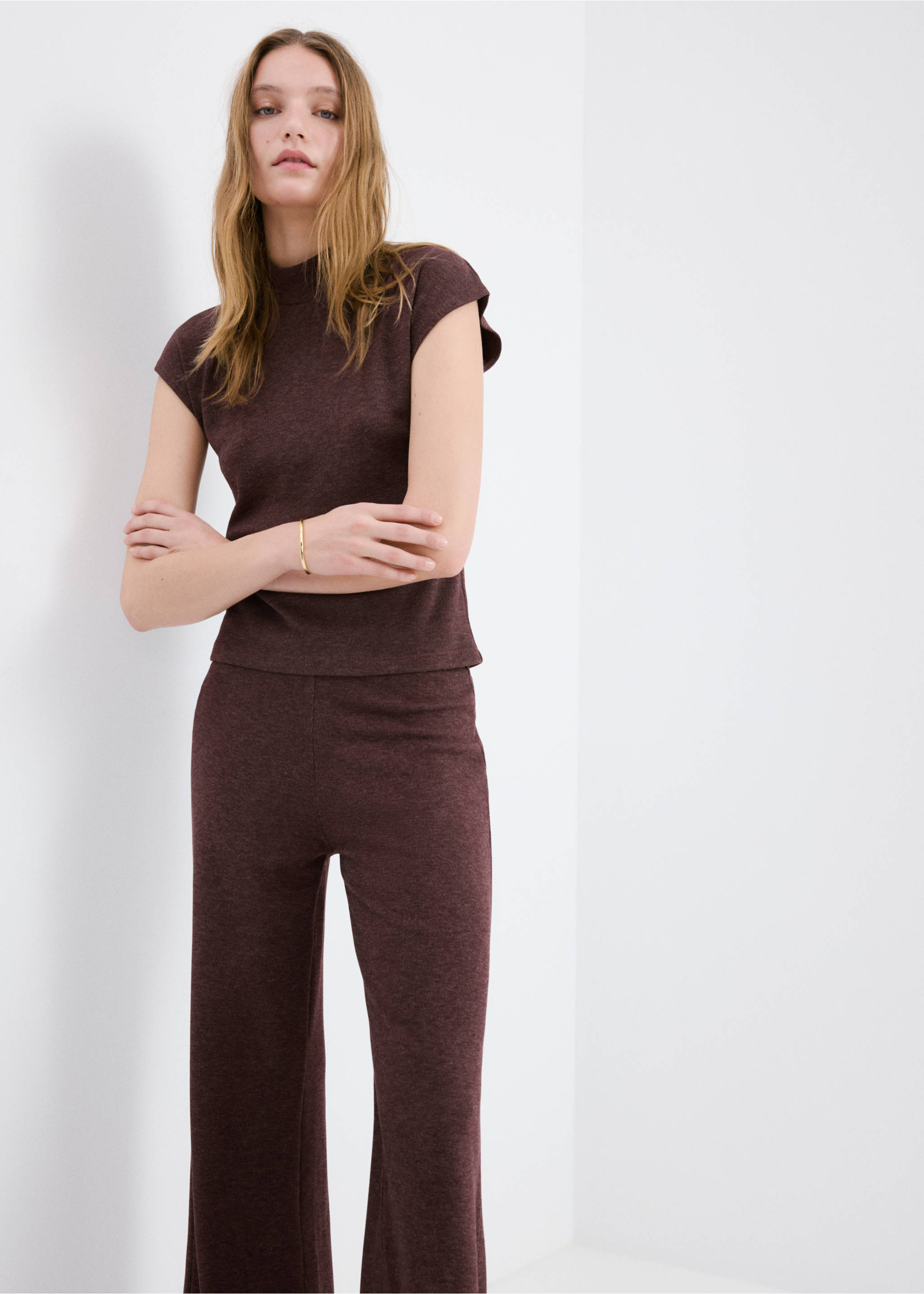 Knitted trousers with elastic waistband - Details of the article 1, Burgundy. Ref: 27061252-00.