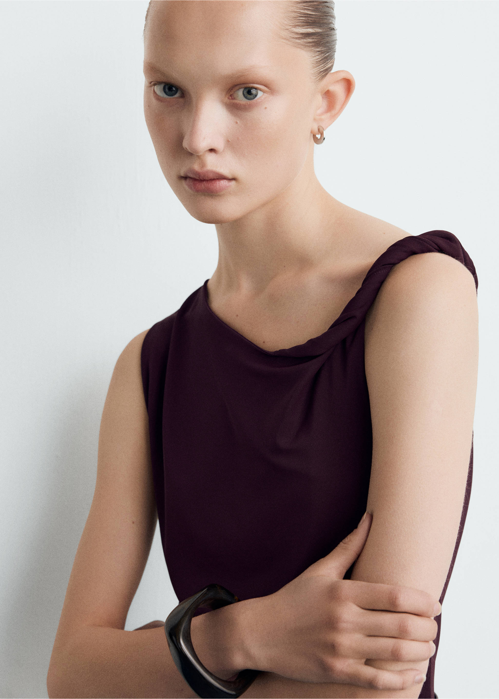 Jumpsuit with asymmetrical neckline and belt - Details of the article 1, Wine. Ref: 27061316-00.