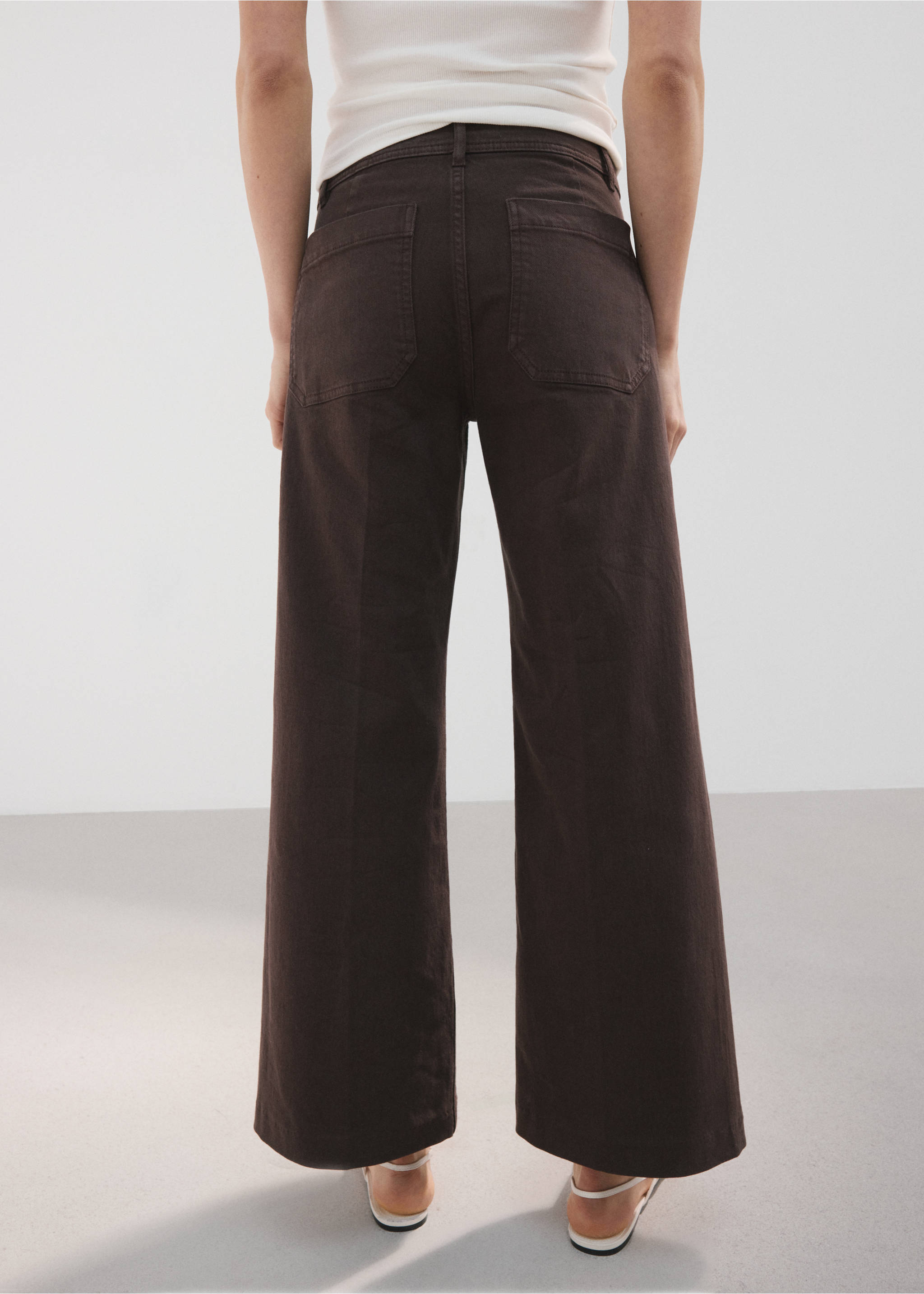 Wide leg jeans with pockets - Reverse of the article, Chocolate. Ref: 27061322-00.