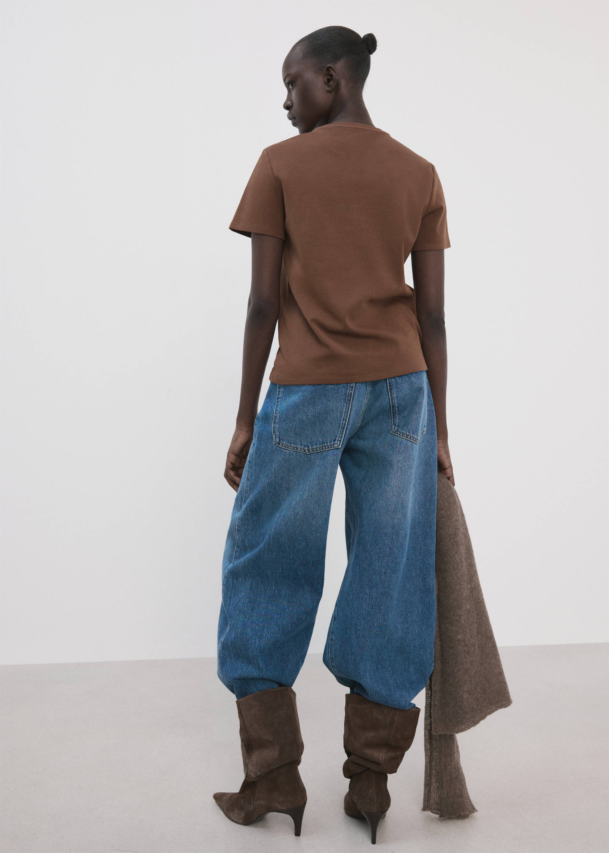Short-sleeved cotton t-shirt - Reverse of the article