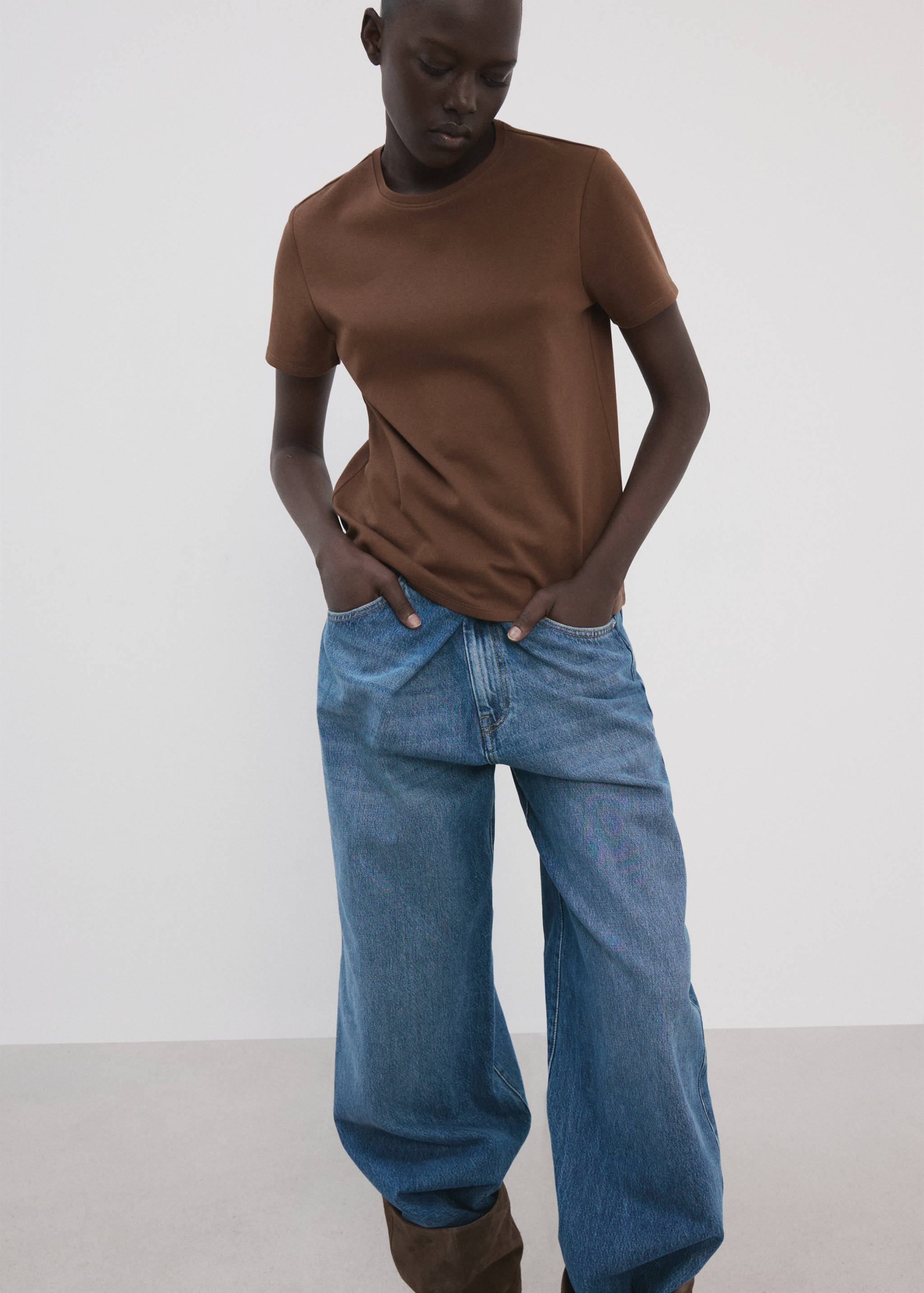 Short-sleeved cotton t-shirt - Details of the article 1