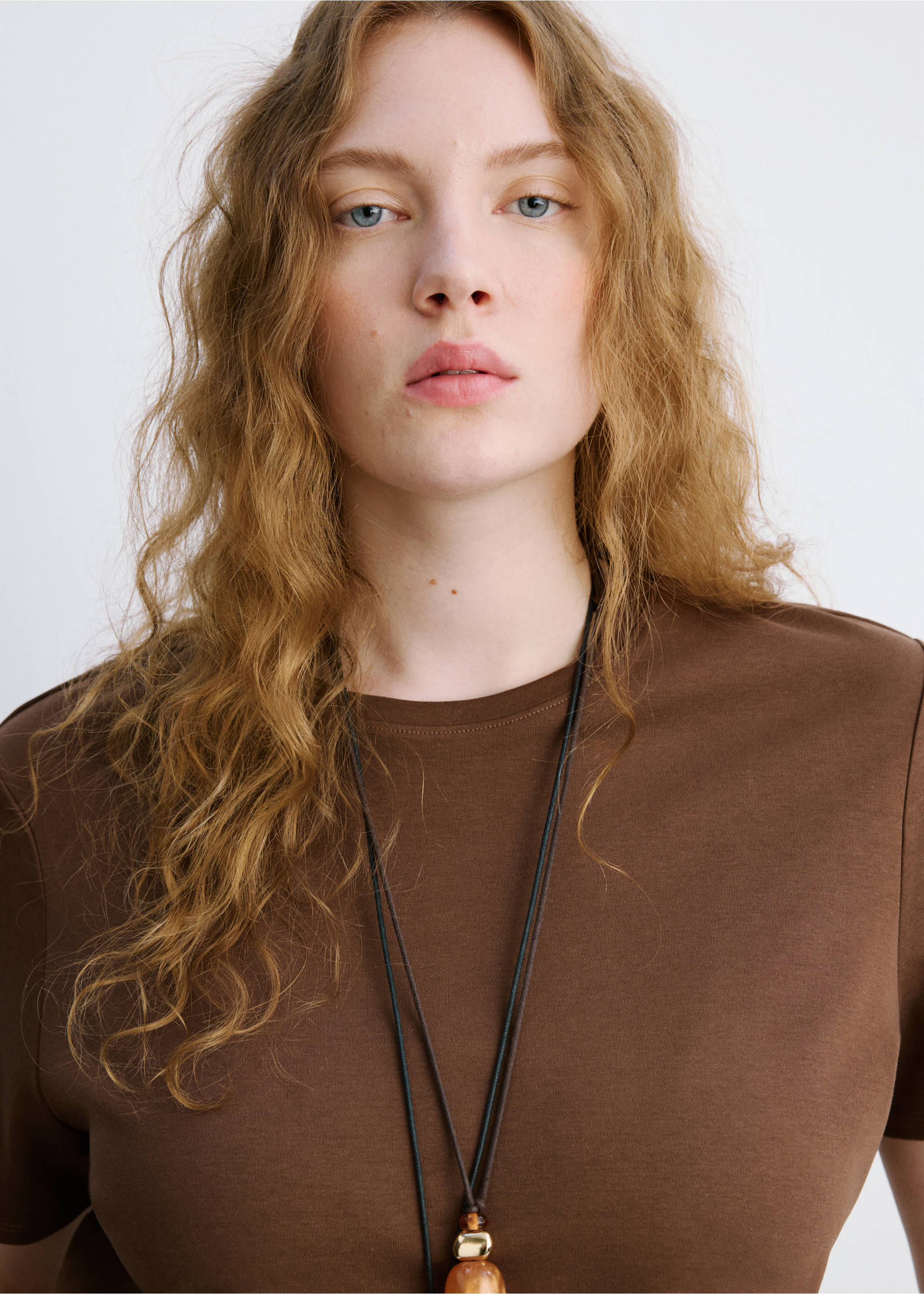 Short-sleeved cotton t-shirt - Details of the article 4, Brown. Ref: 27063312-00.