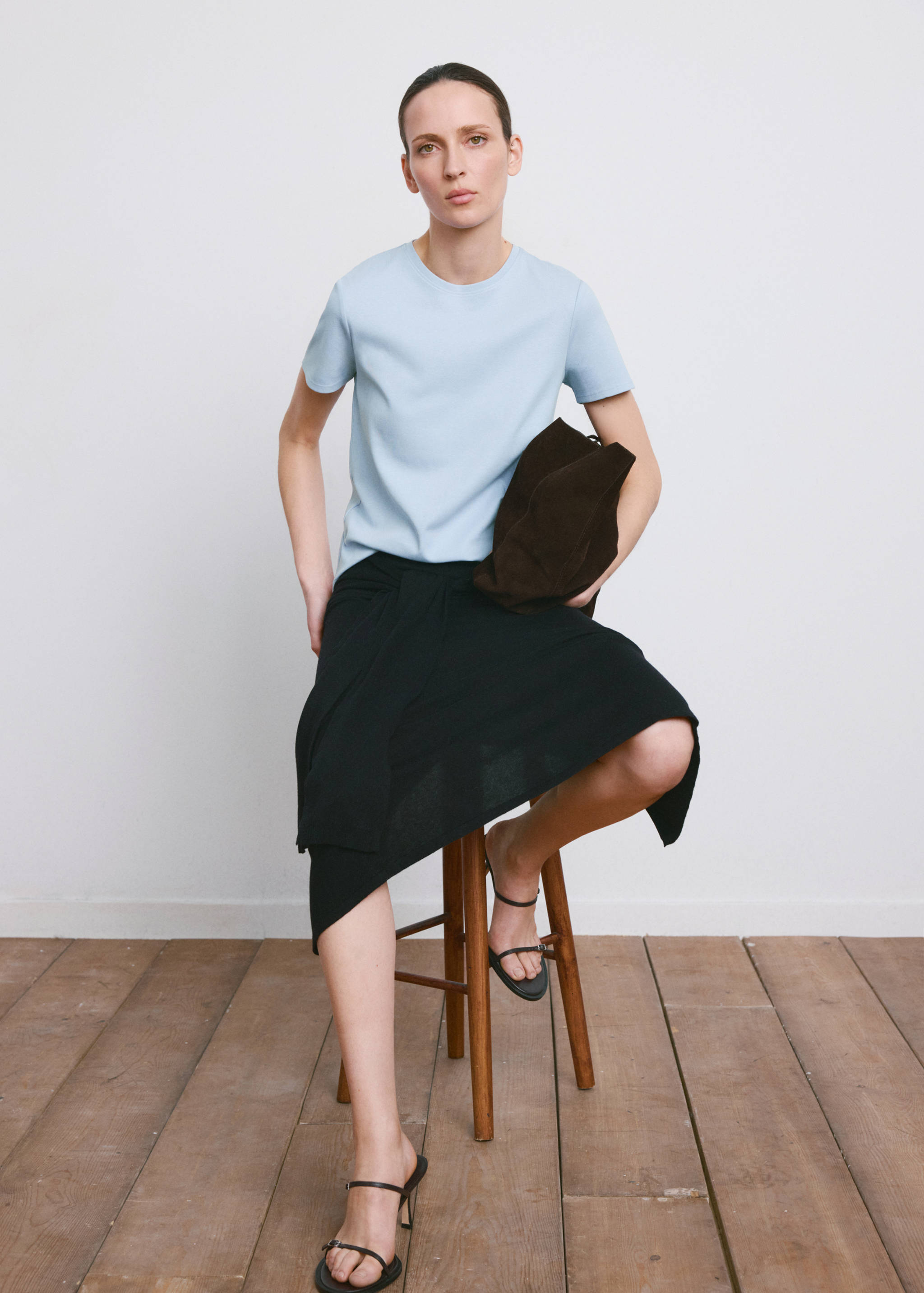 Short-sleeved cotton t-shirt - Details of the article 3
