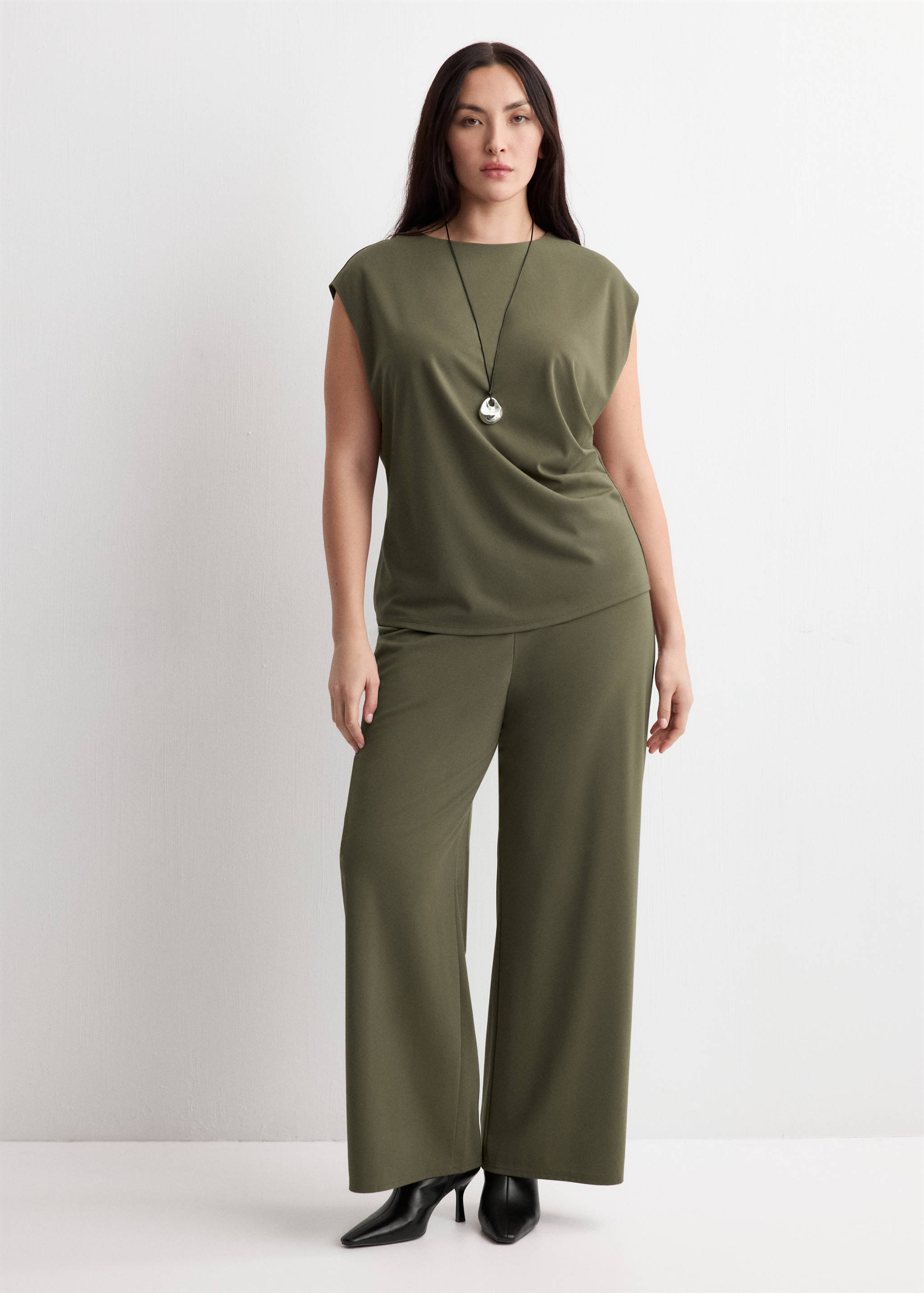 T-shirt with gathered details - Details of the article 6