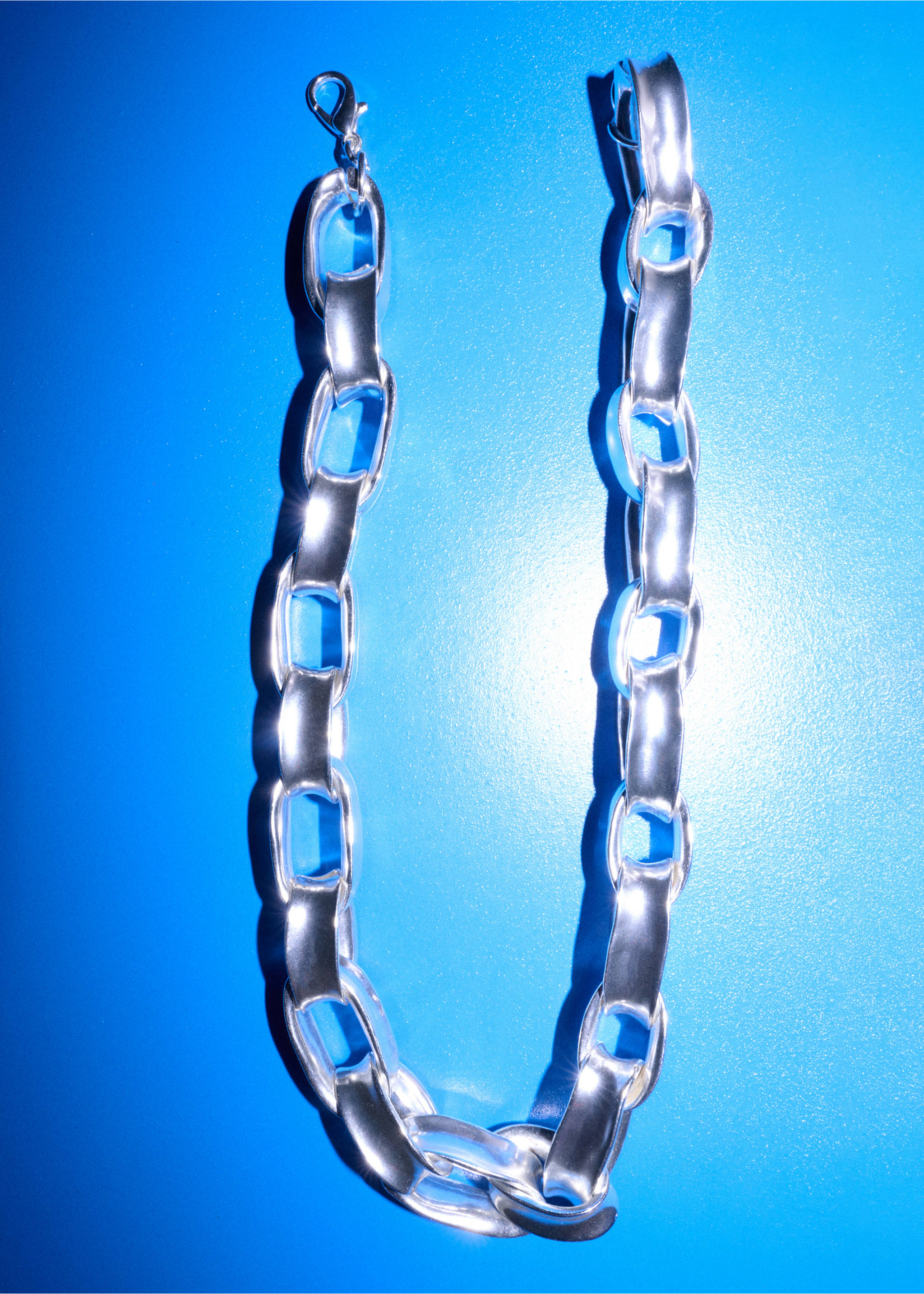 Silver-coloured chunky link collar necklace with a polished metallic finish., Silver. Ref: 27067797-00.
