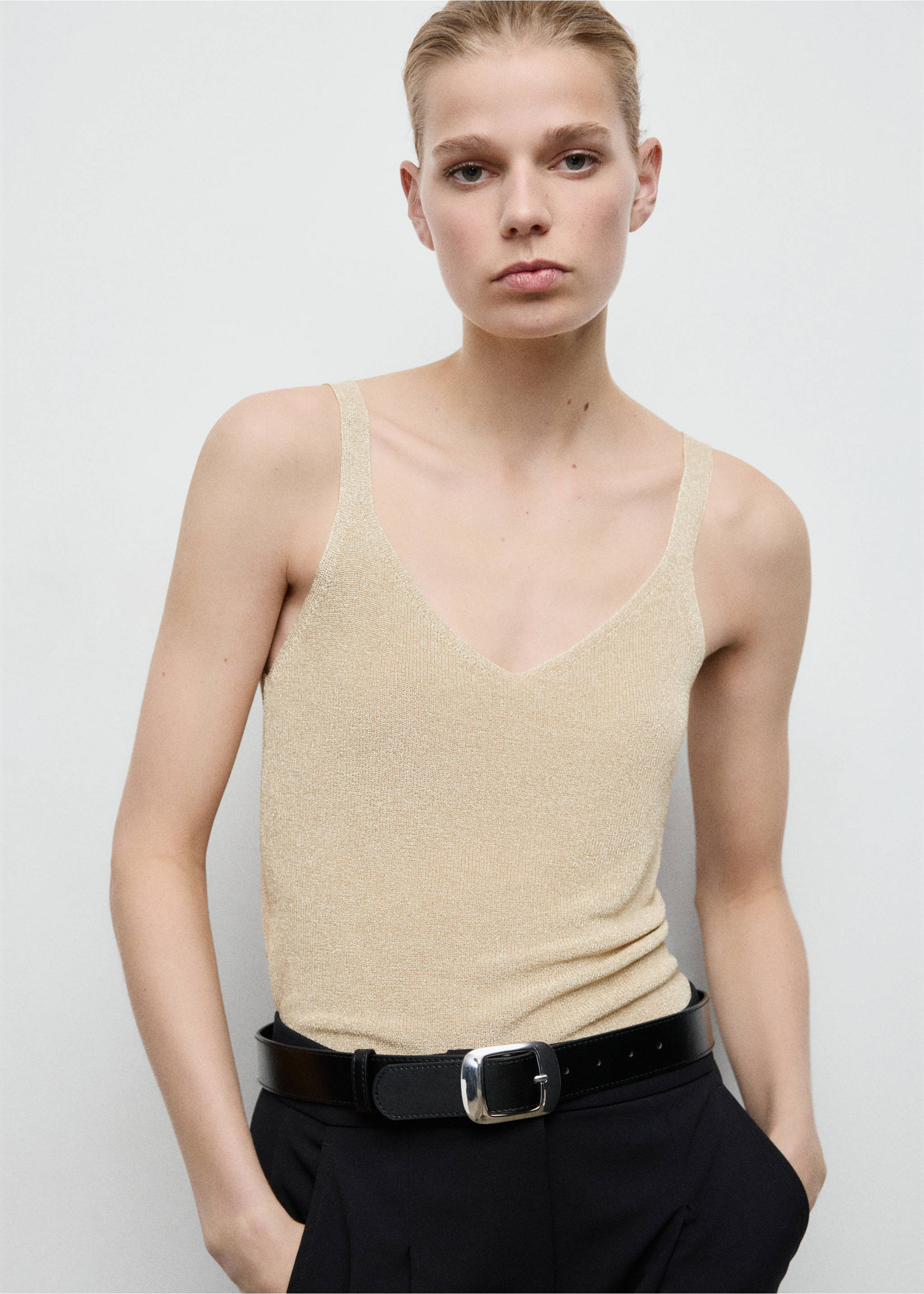 Lurex knitted V-neck top - Medium plane, Gold. Ref: 27071265-00.