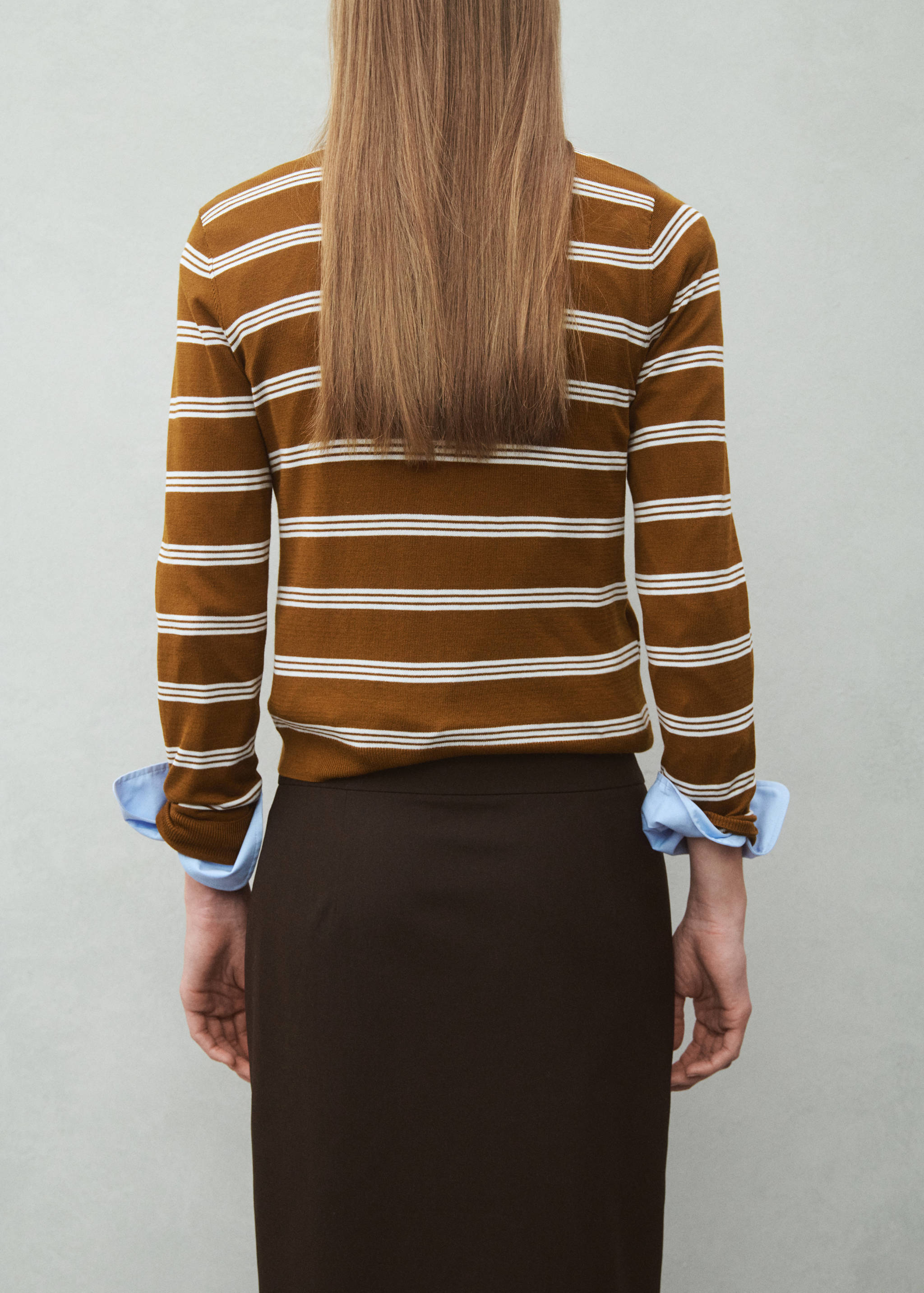 Cardigan mit Hemdkragen - Rückseite des Artikels