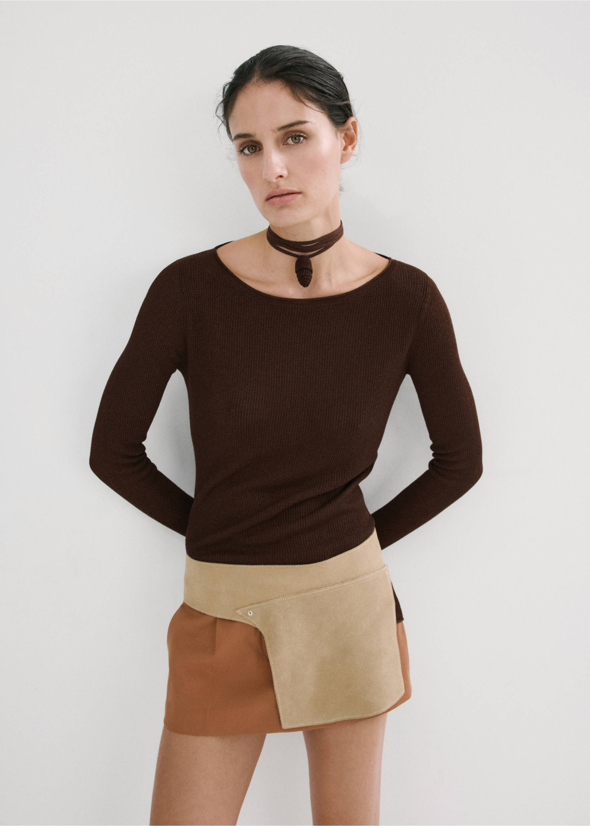 Fine-knit sweater - Details of the article 2, Chocolate. Ref: 27077137-00.