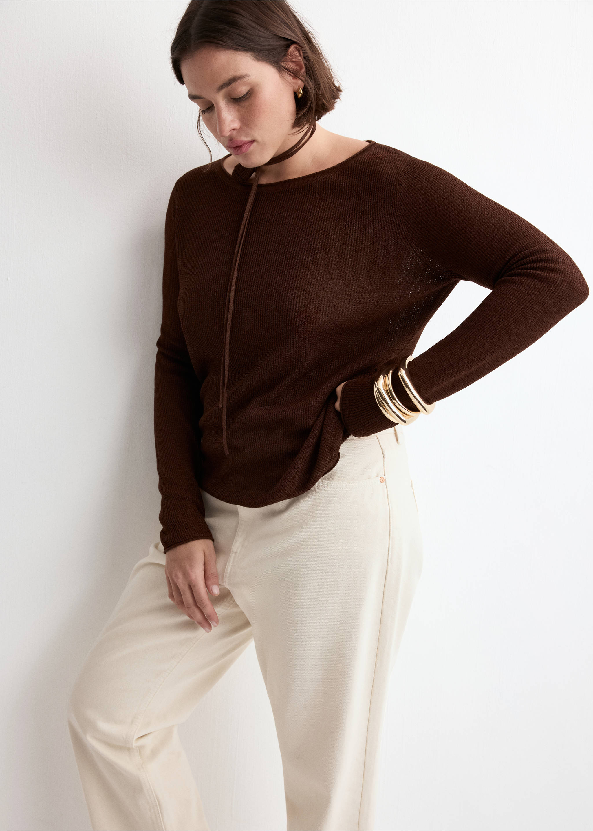 Fine-knit sweater - Details of the article 4, Chocolate. Ref: 27077137-00.