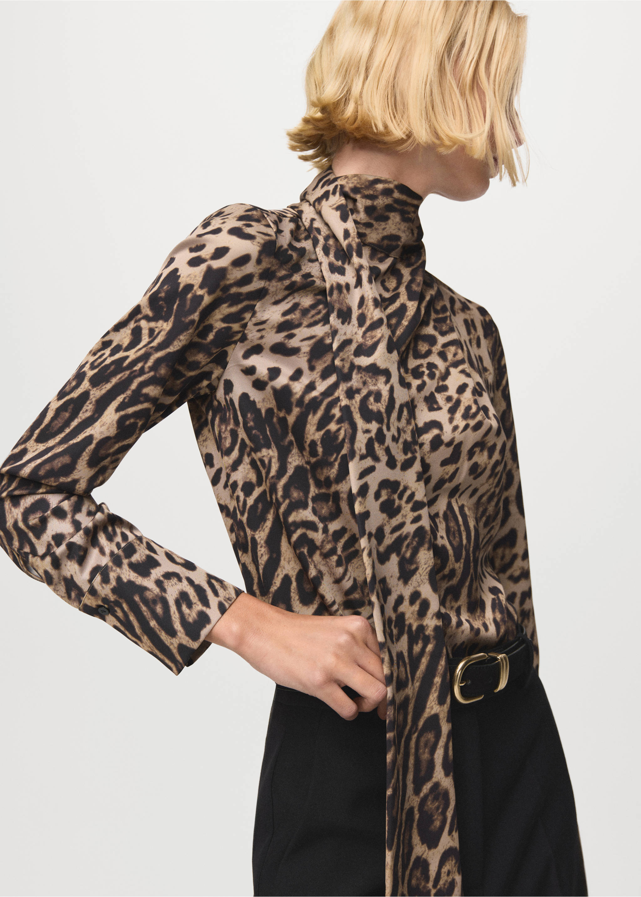 Animal-print blouse with scarf - Medium plane, Black. Ref: 27081265-00.