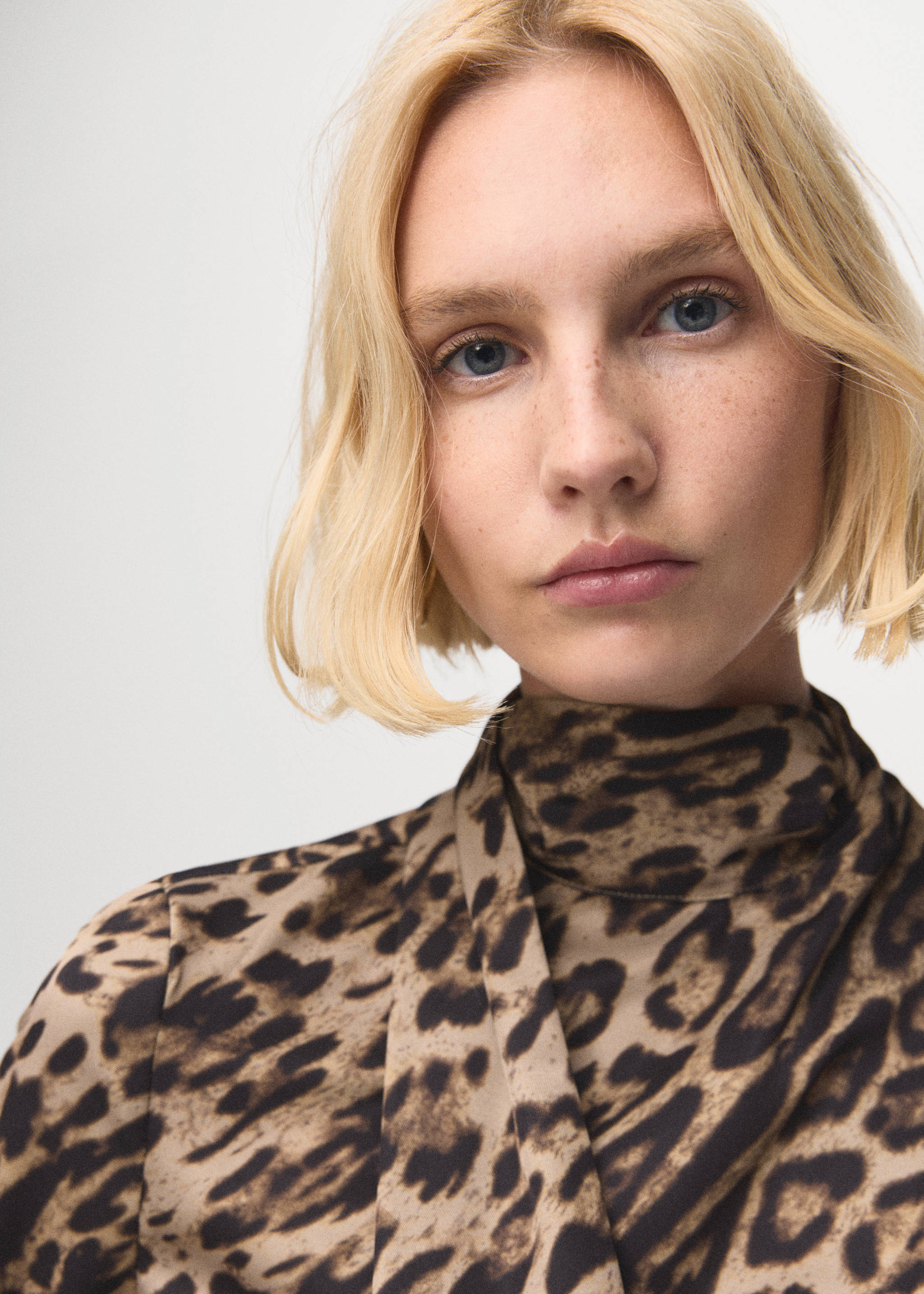 Animal-print blouse with scarf - Details of the article 1