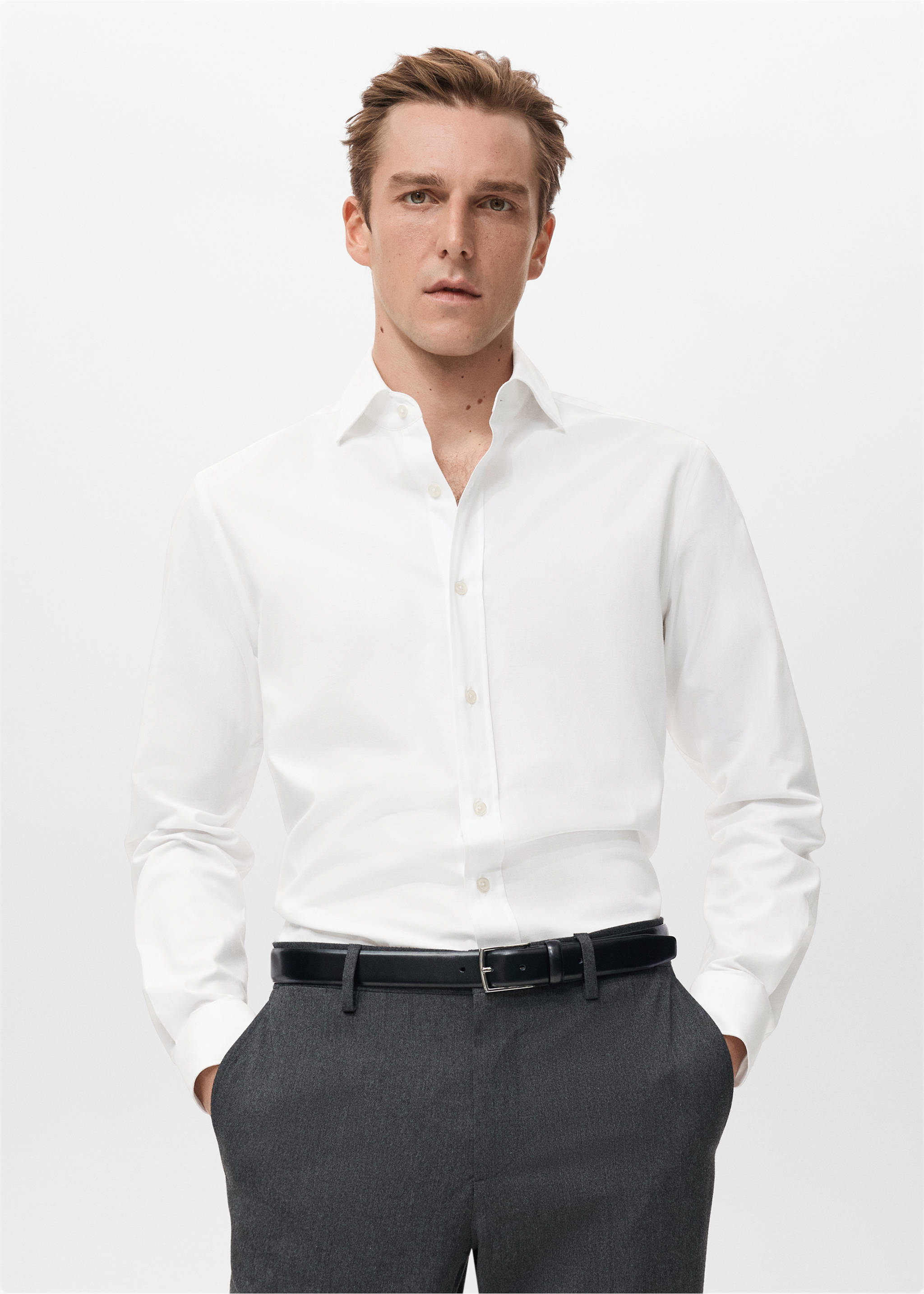 White long-sleeved shirt with a button-up front and classic collar., White. Ref: 27081310-00.