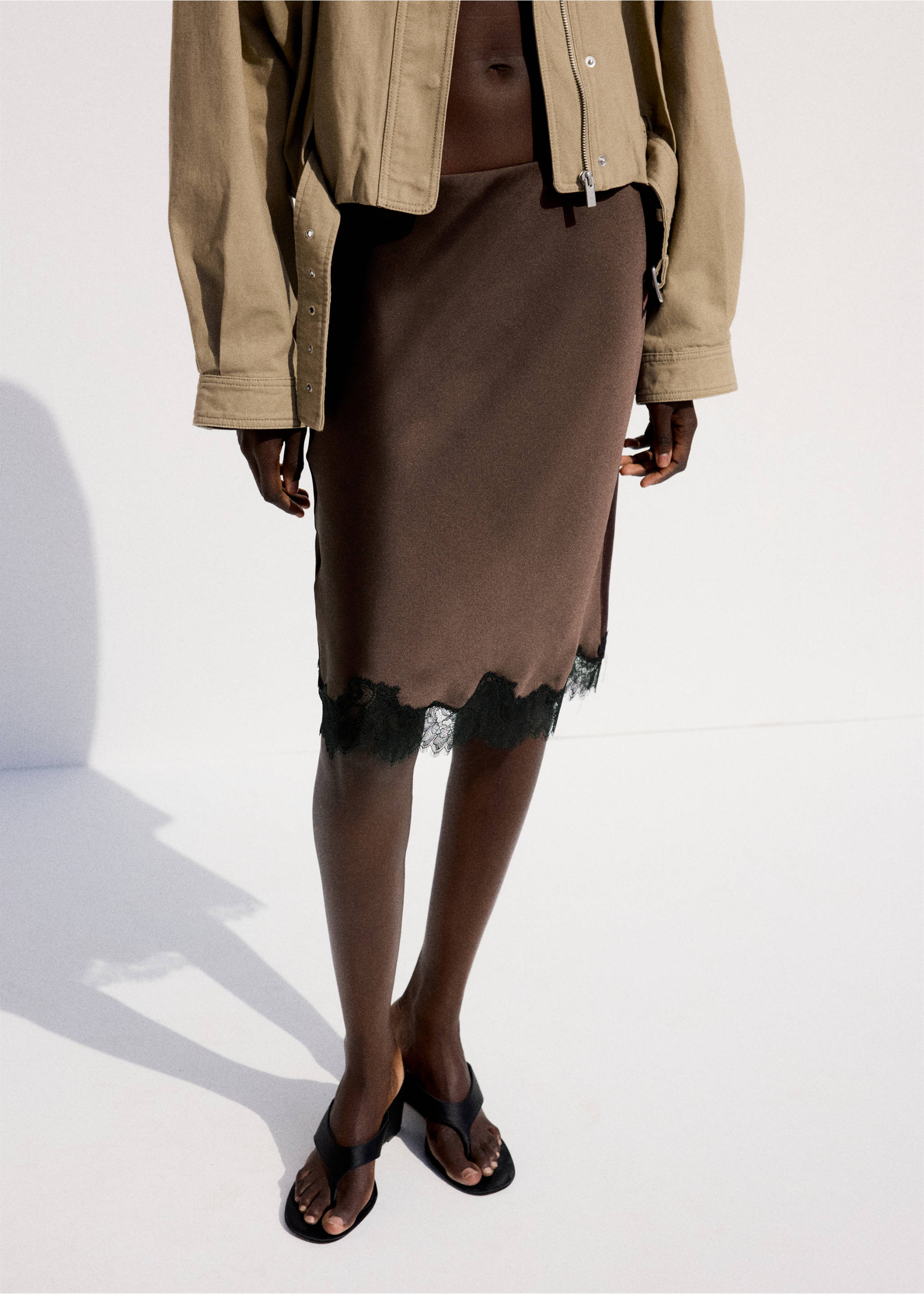 Satin lace skirt - Medium plane, Brown. Ref: 27081334-00.