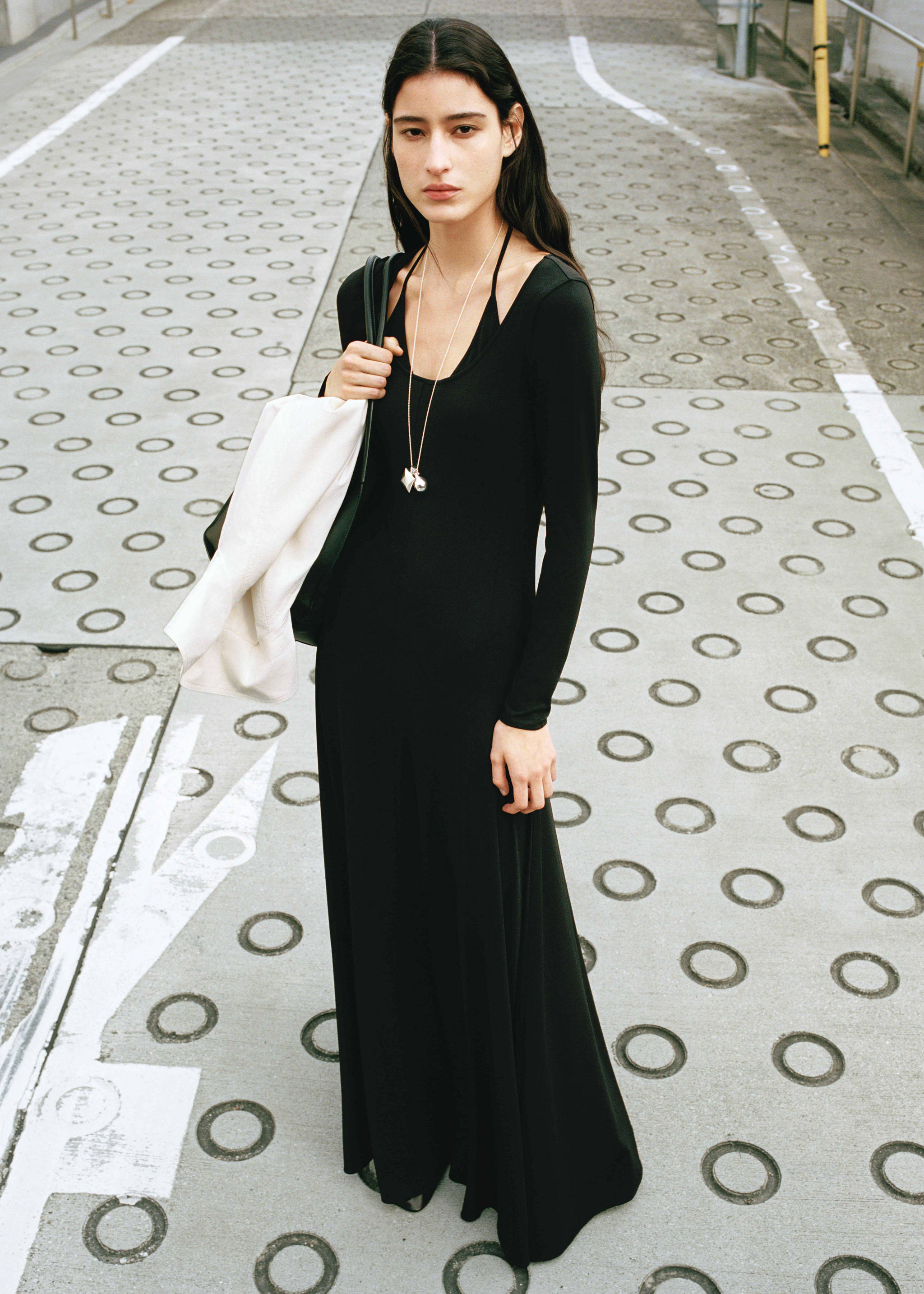 Dress with combined fine-knit collar - General plane