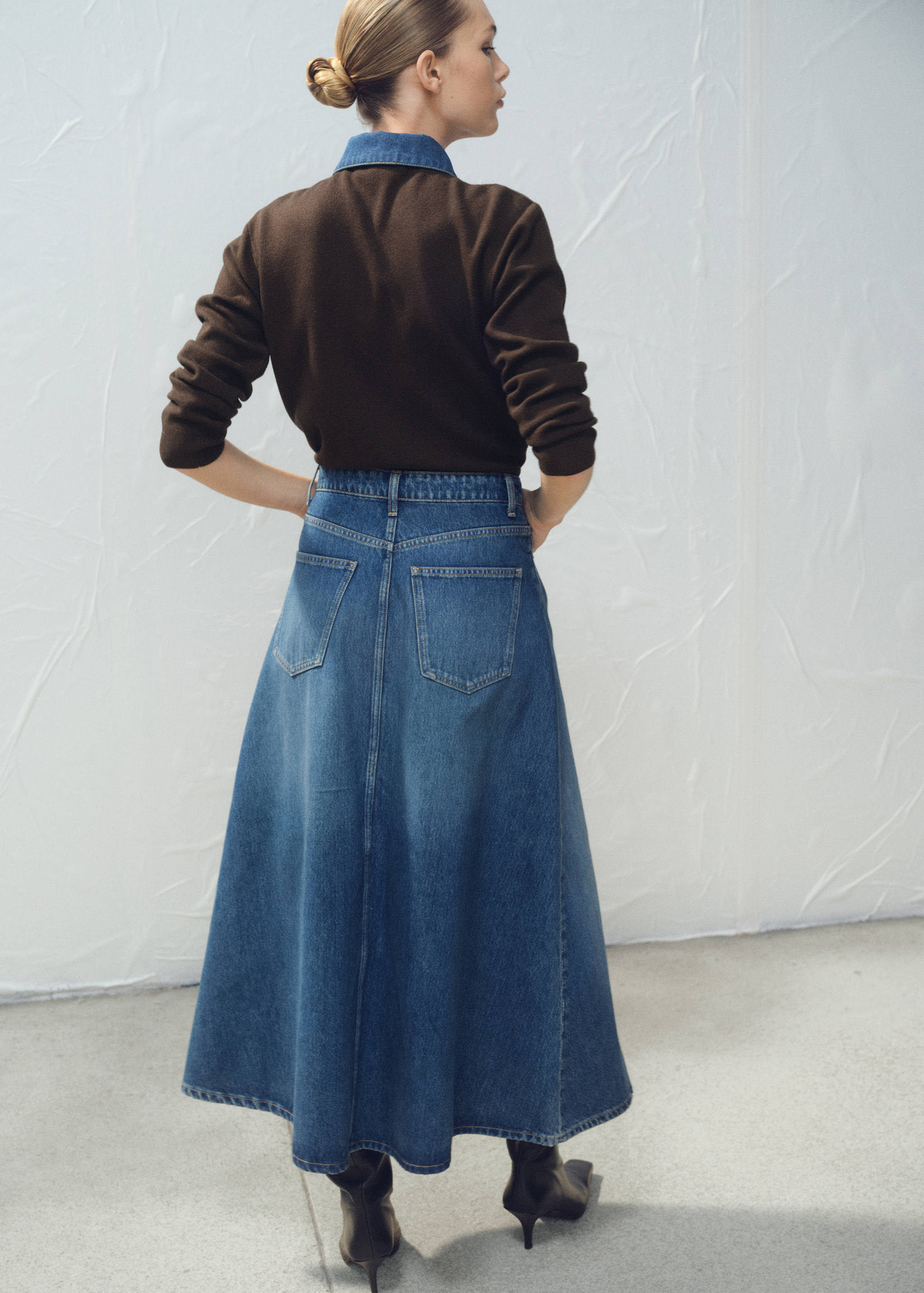 Denim midi-skirt - Reverse of the article