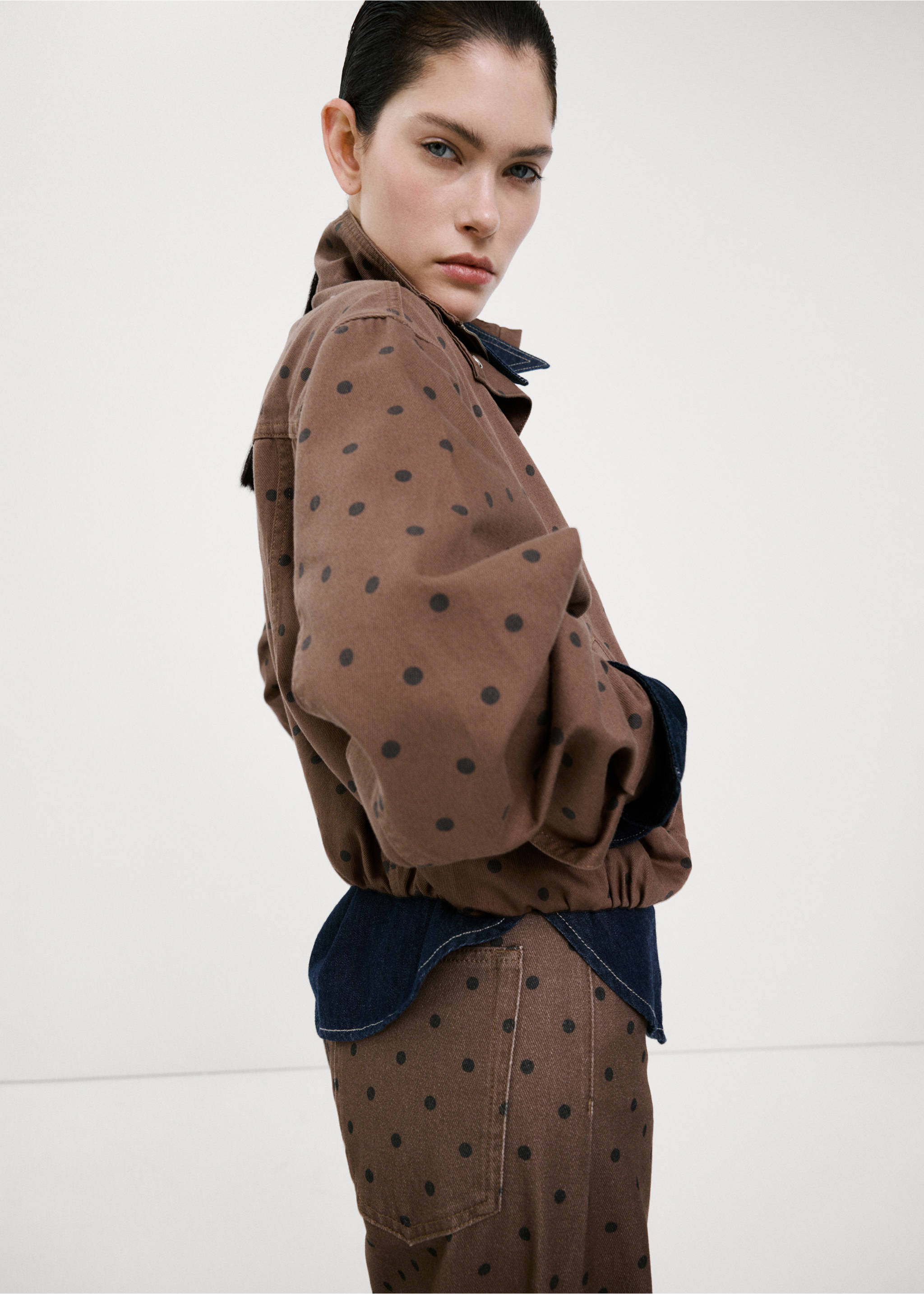 Denim bomber jacket with polka dots - Details of the article 1, Chocolate. Ref: 27094447-00.