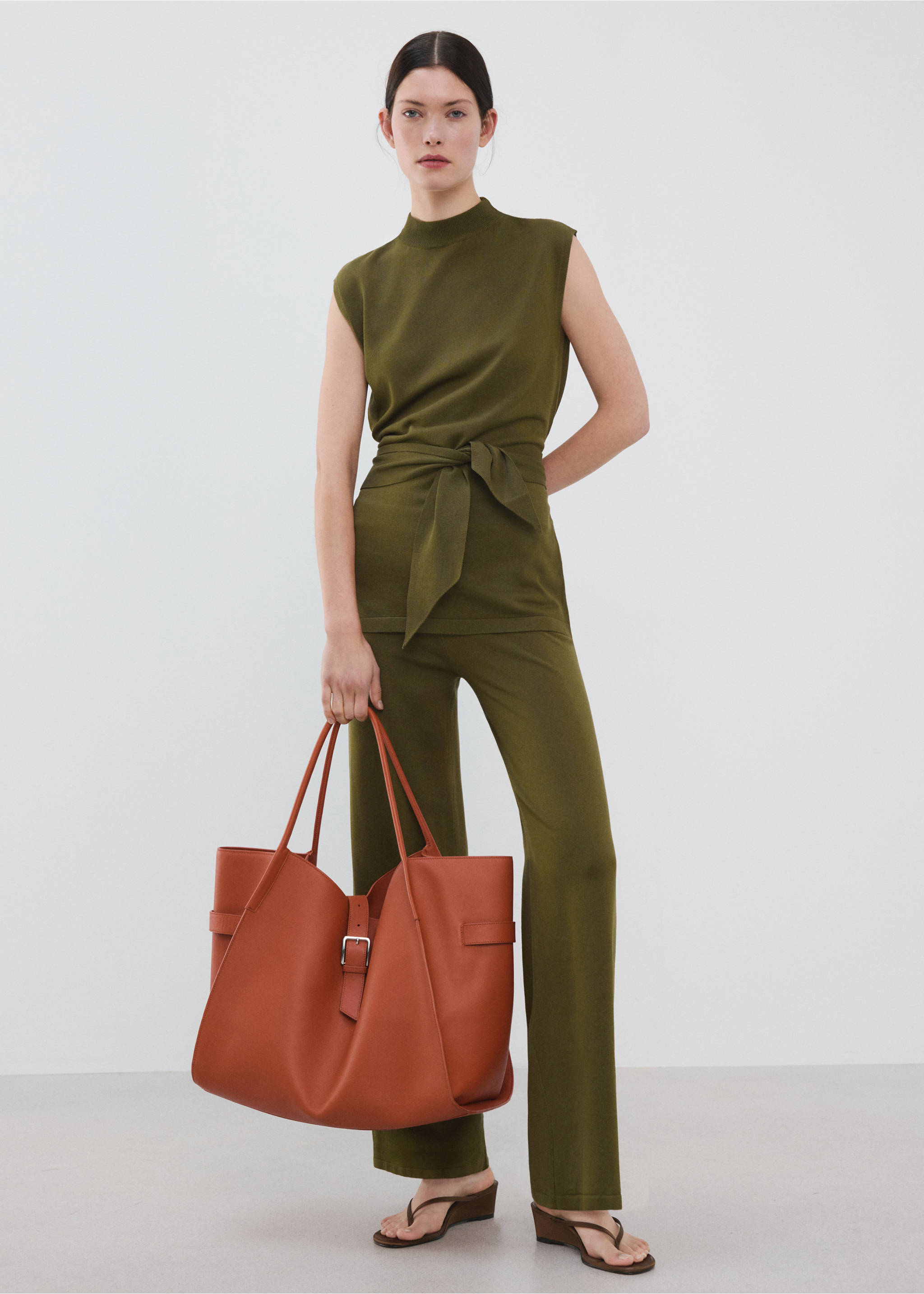 Belted knitted waistcoat - General plane, Khaki. Ref: 27095820-00.