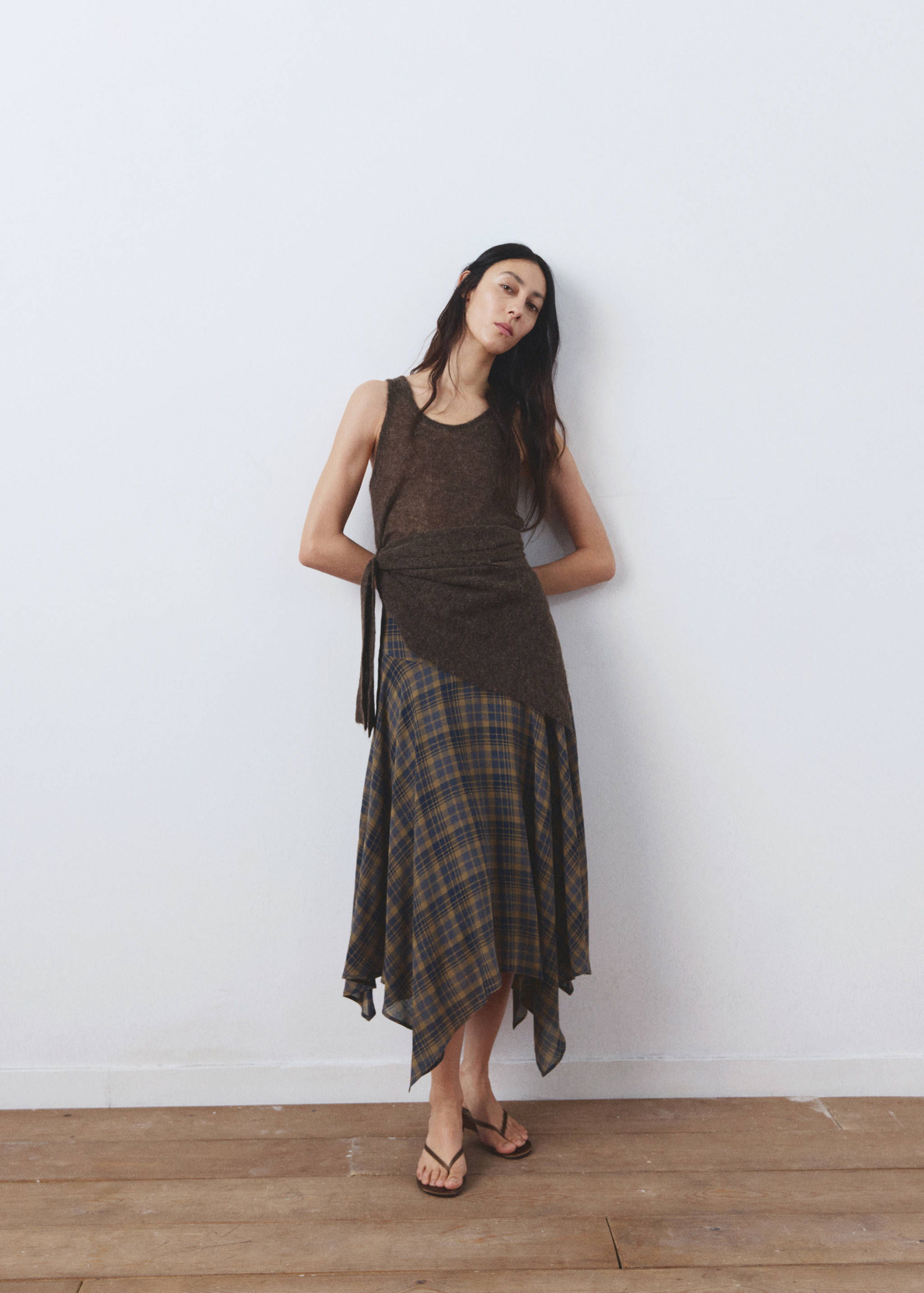 Checked asymmetric skirt - General plane