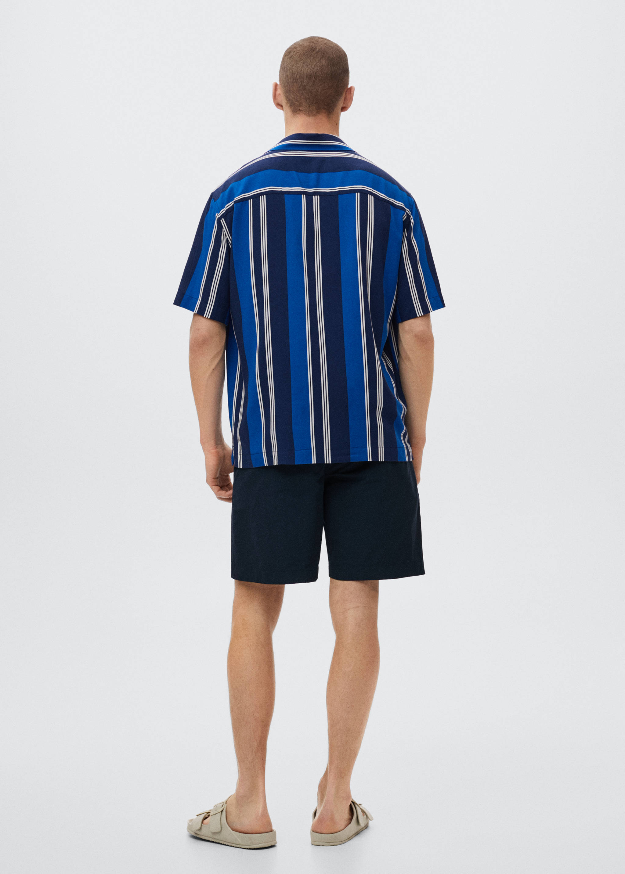 Cotton shorts with elastic waist - Reverse of the article