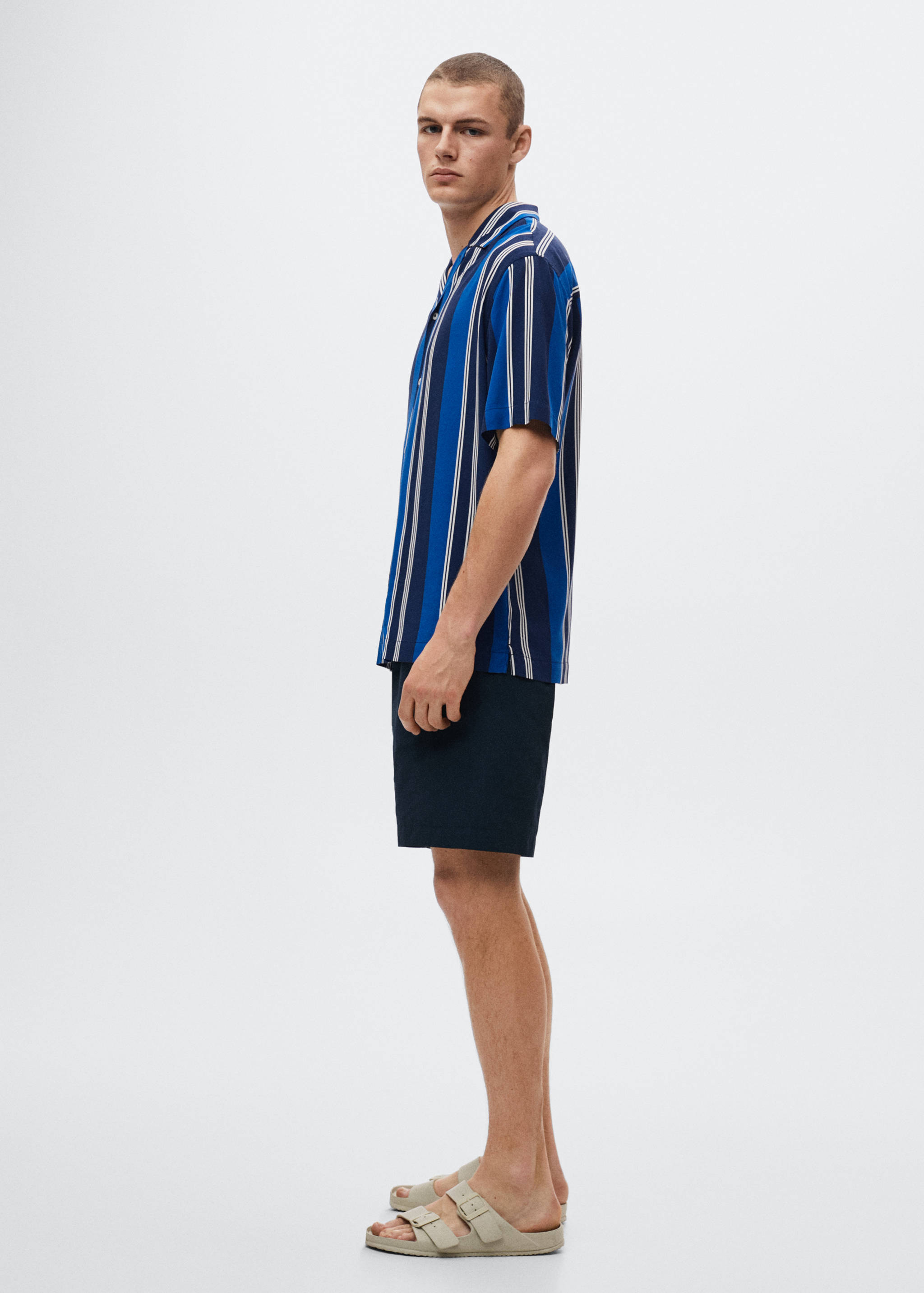 Cotton shorts with elastic waist - Details of the article 2