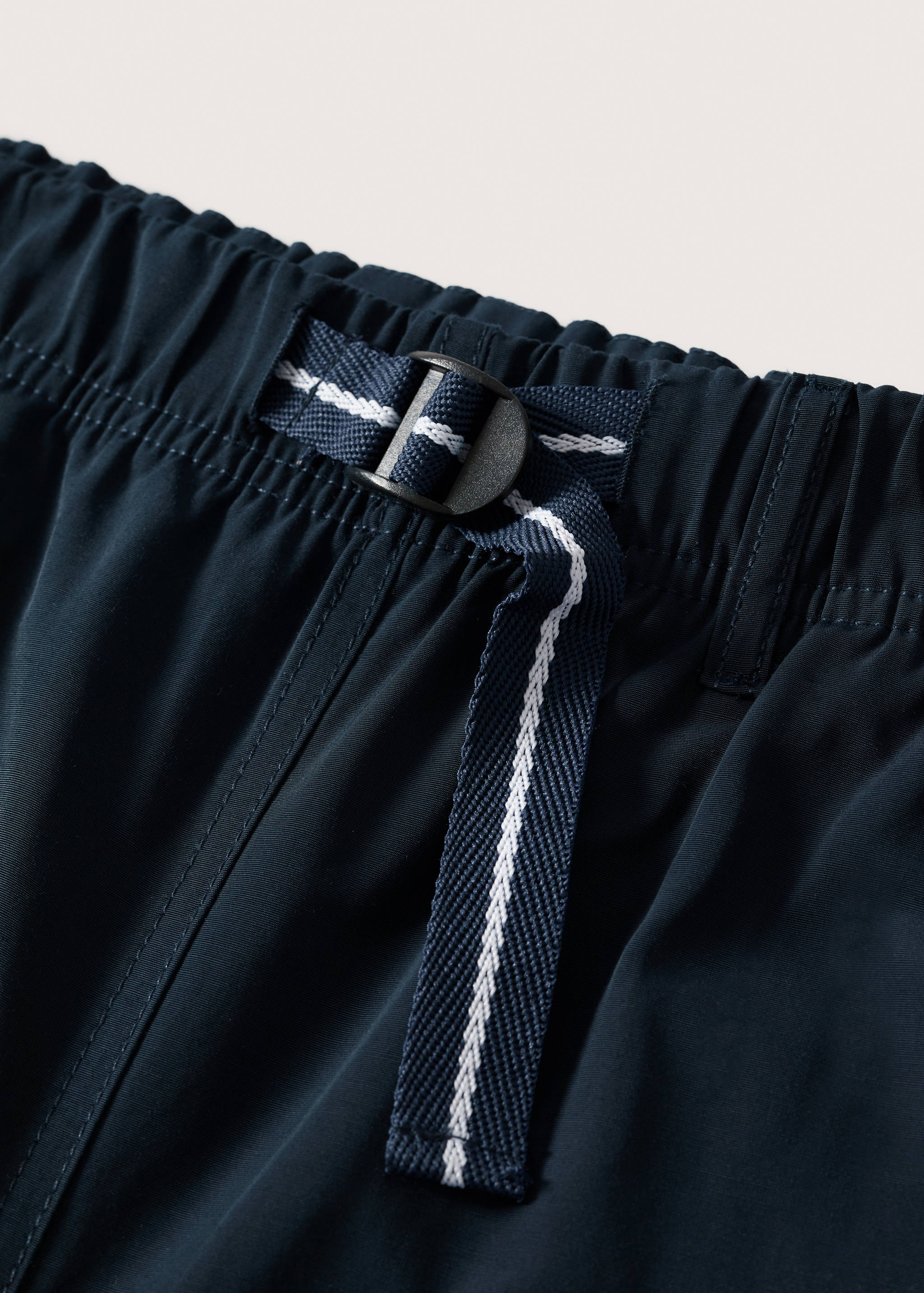 Cotton shorts with elastic waist - Details of the article 8