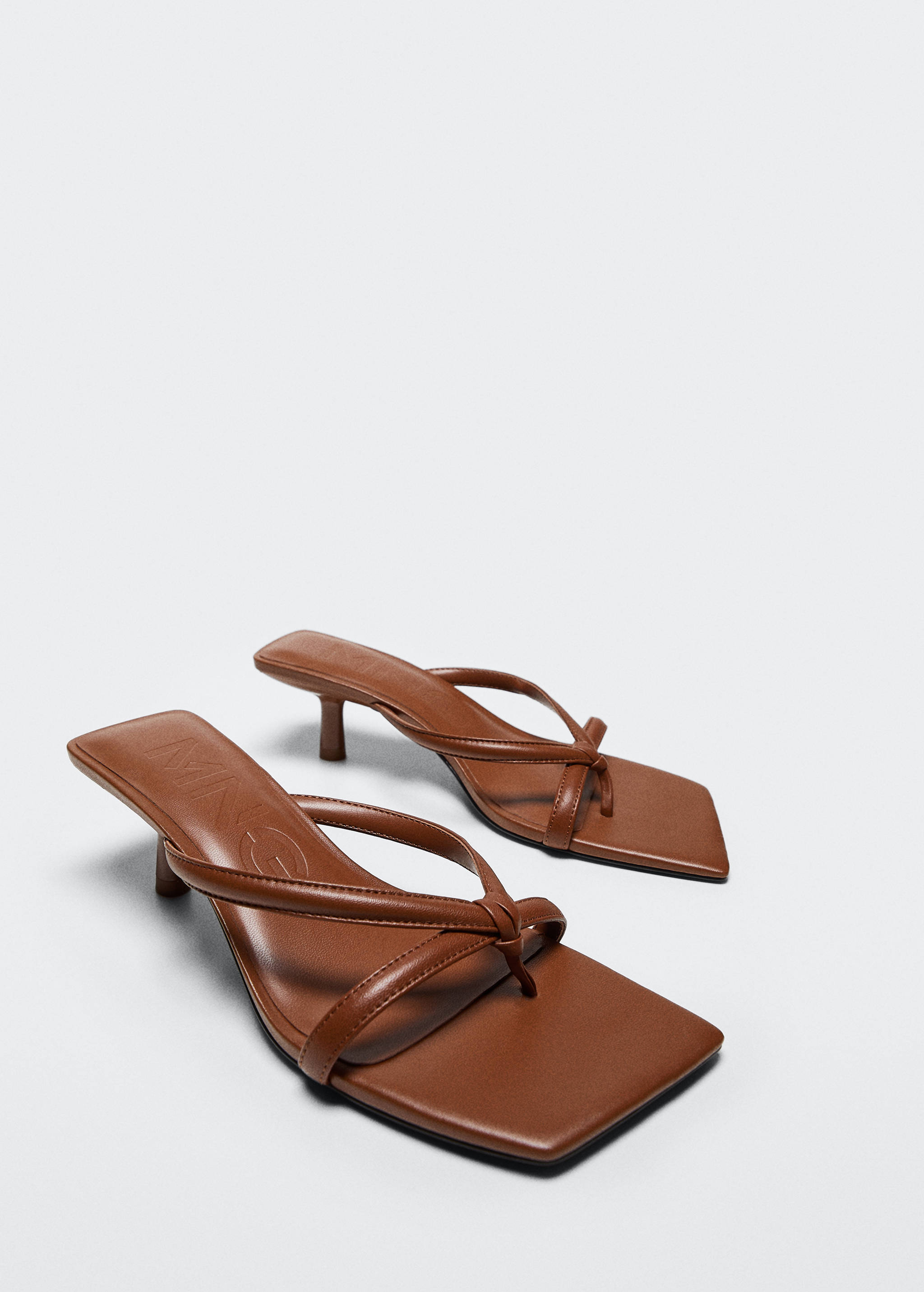 Structured leather sandals - Details of the article 3