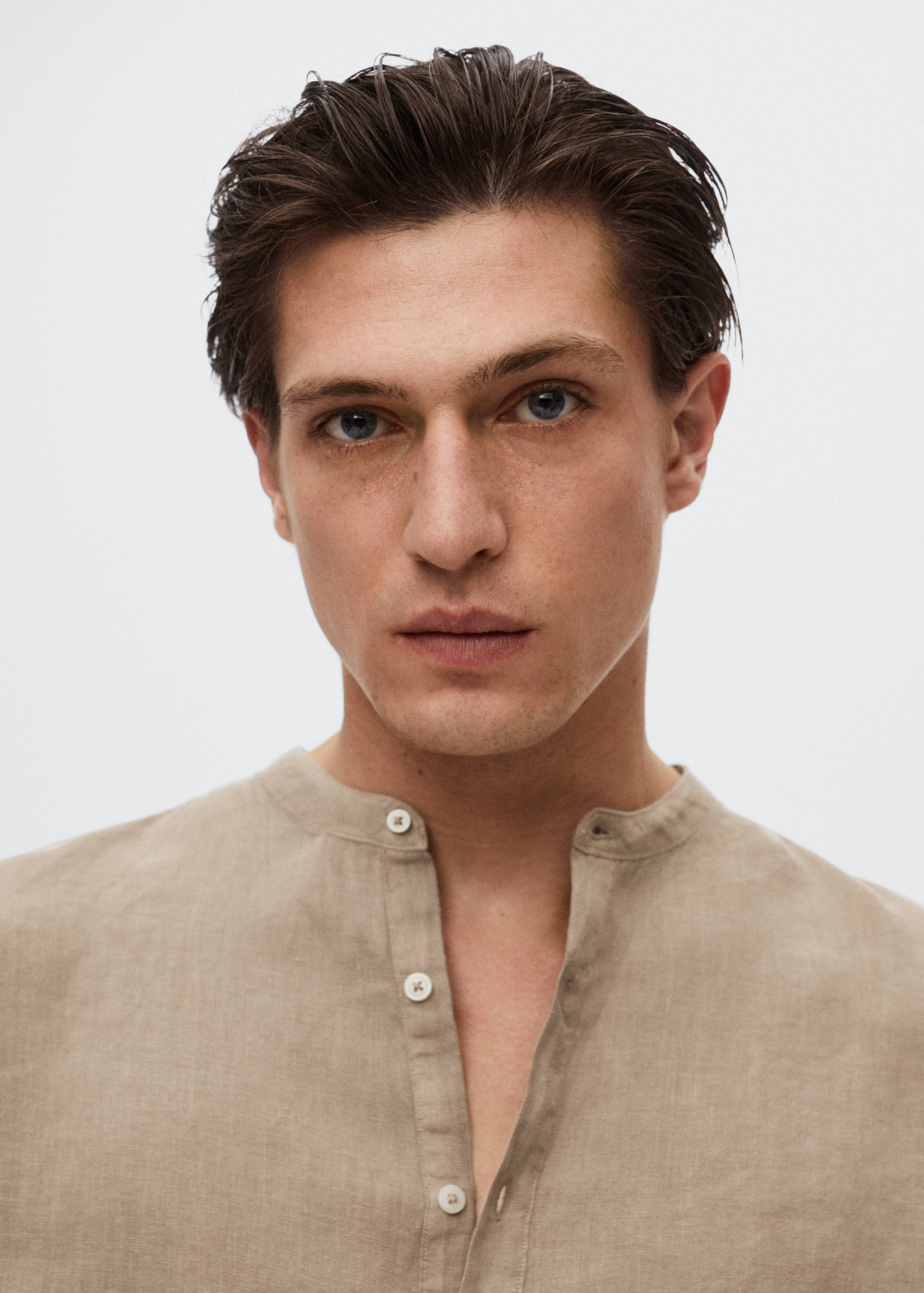 Regular-fit Mao-collar linen shirt - Details of the article 1