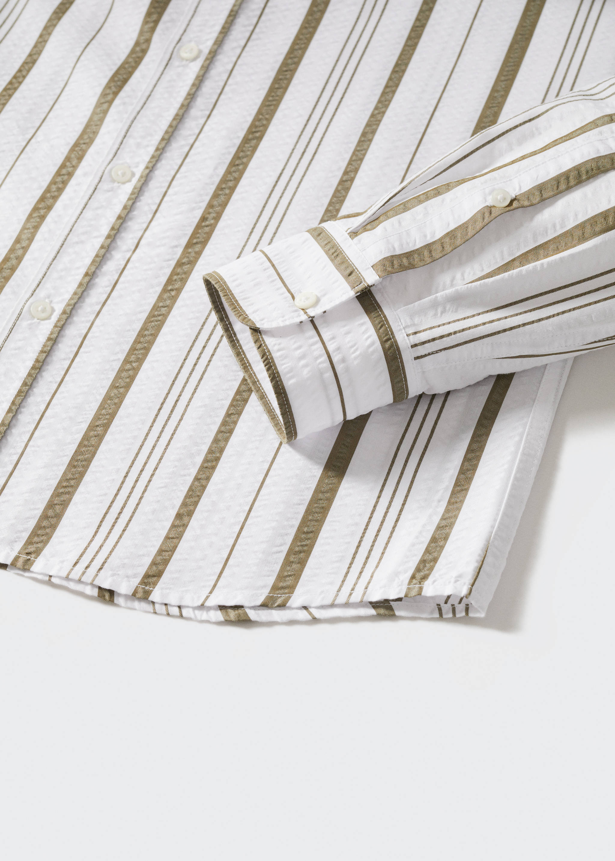 Randig skjorta i seersucker - Detaljer om artikeln 8