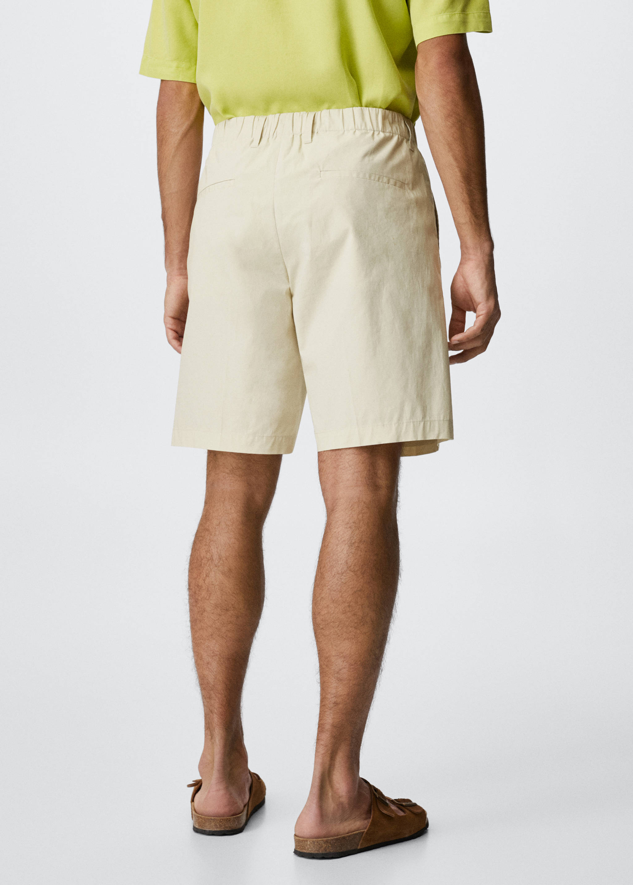 Cotton pleated Bermuda shorts - Reverse of the article