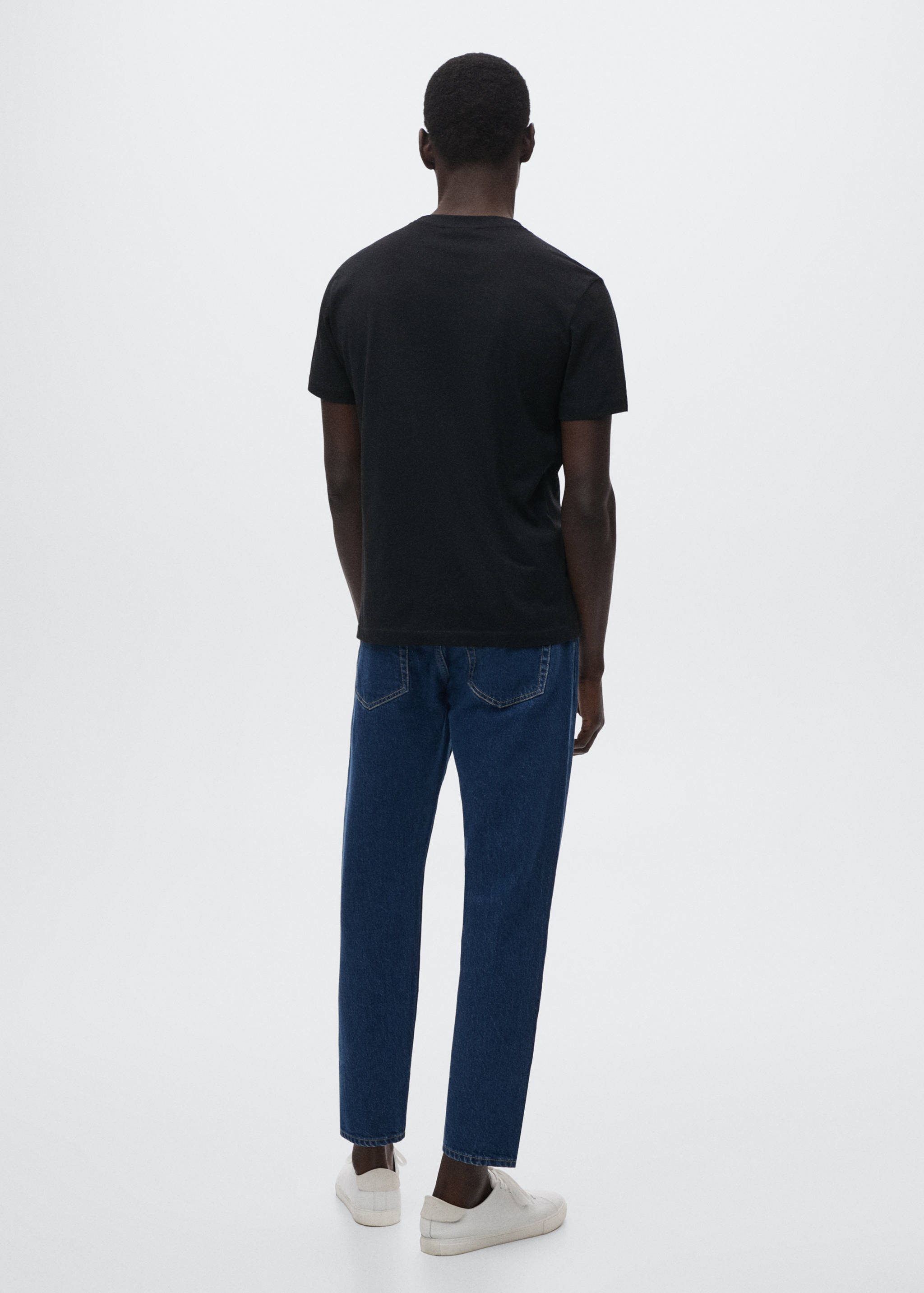 Basic t-skjorter i bærekraftig bomull - Baksiden av artikkelen