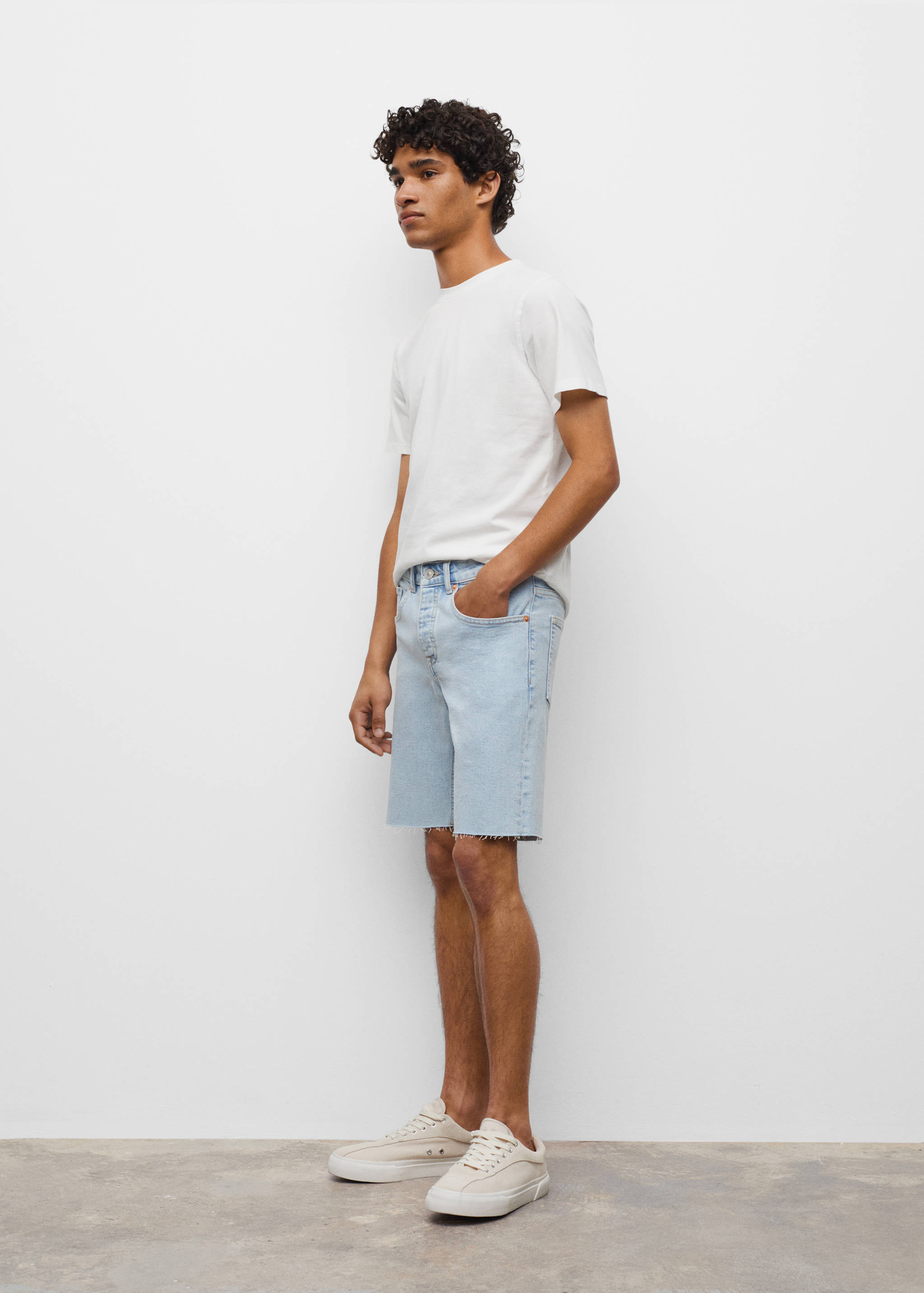 Frayed hem denim shorts - General plane