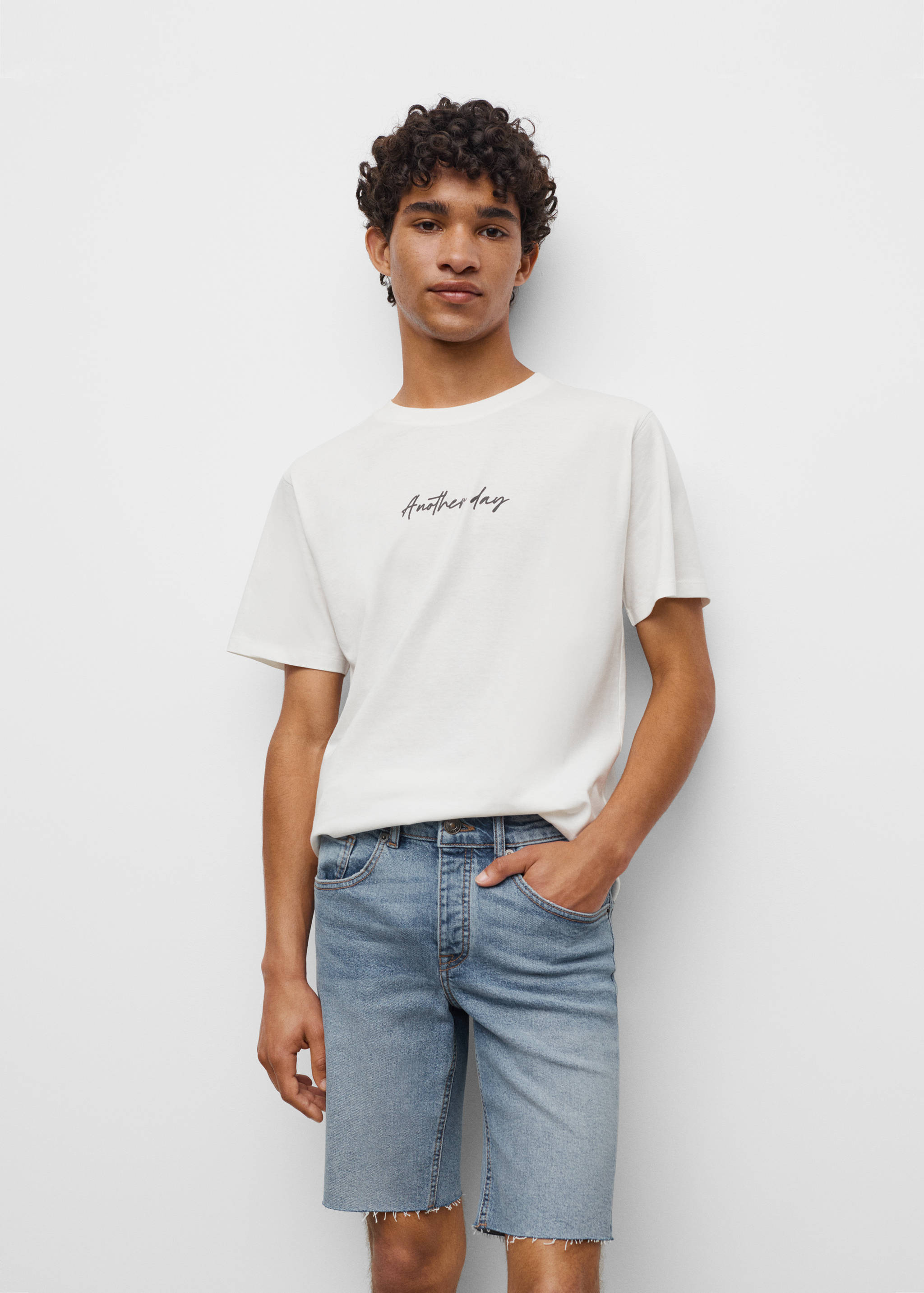 Frayed hem denim shorts - Details of the article 2