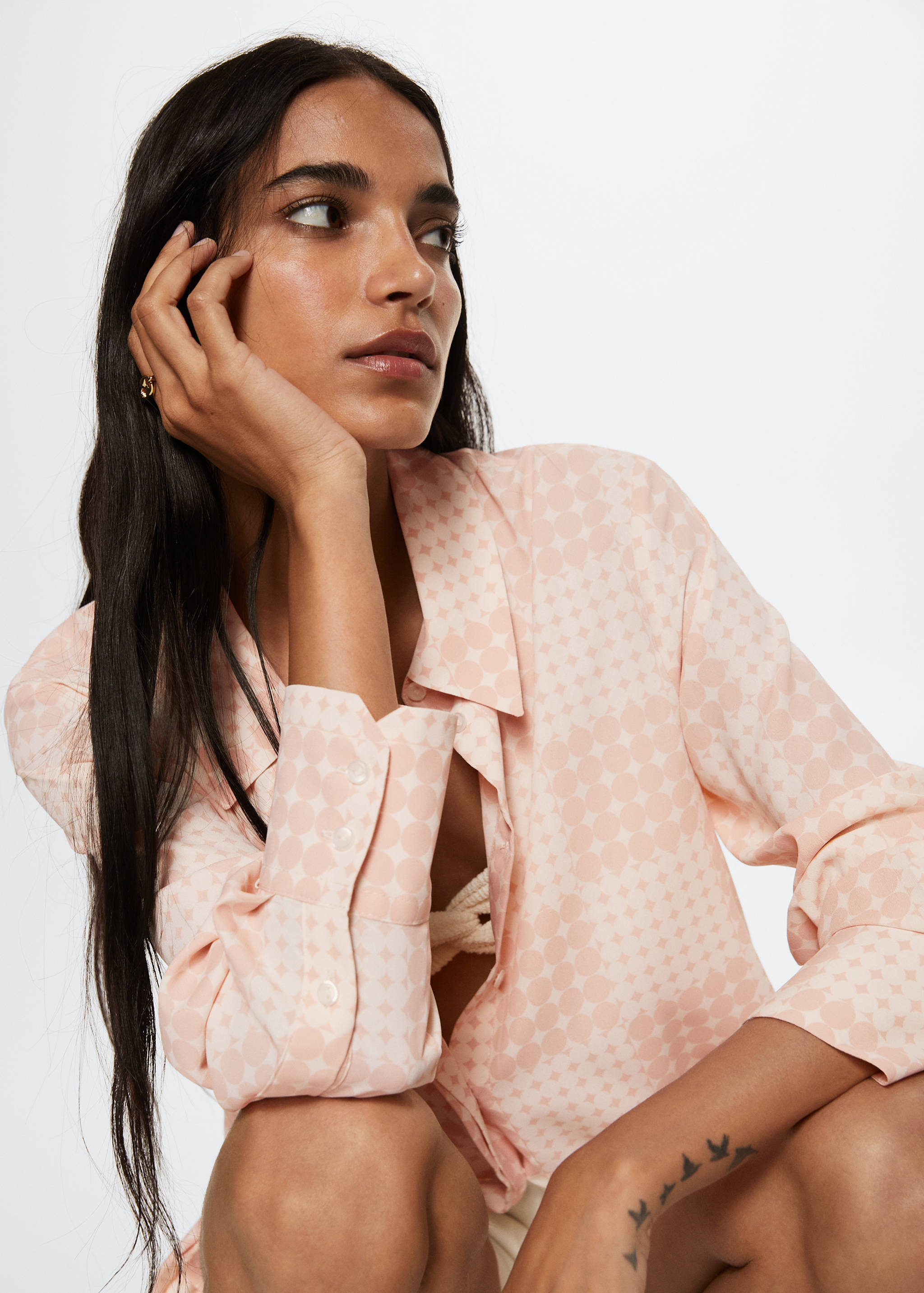 Buttoned flowy shirt - Details of the article 1