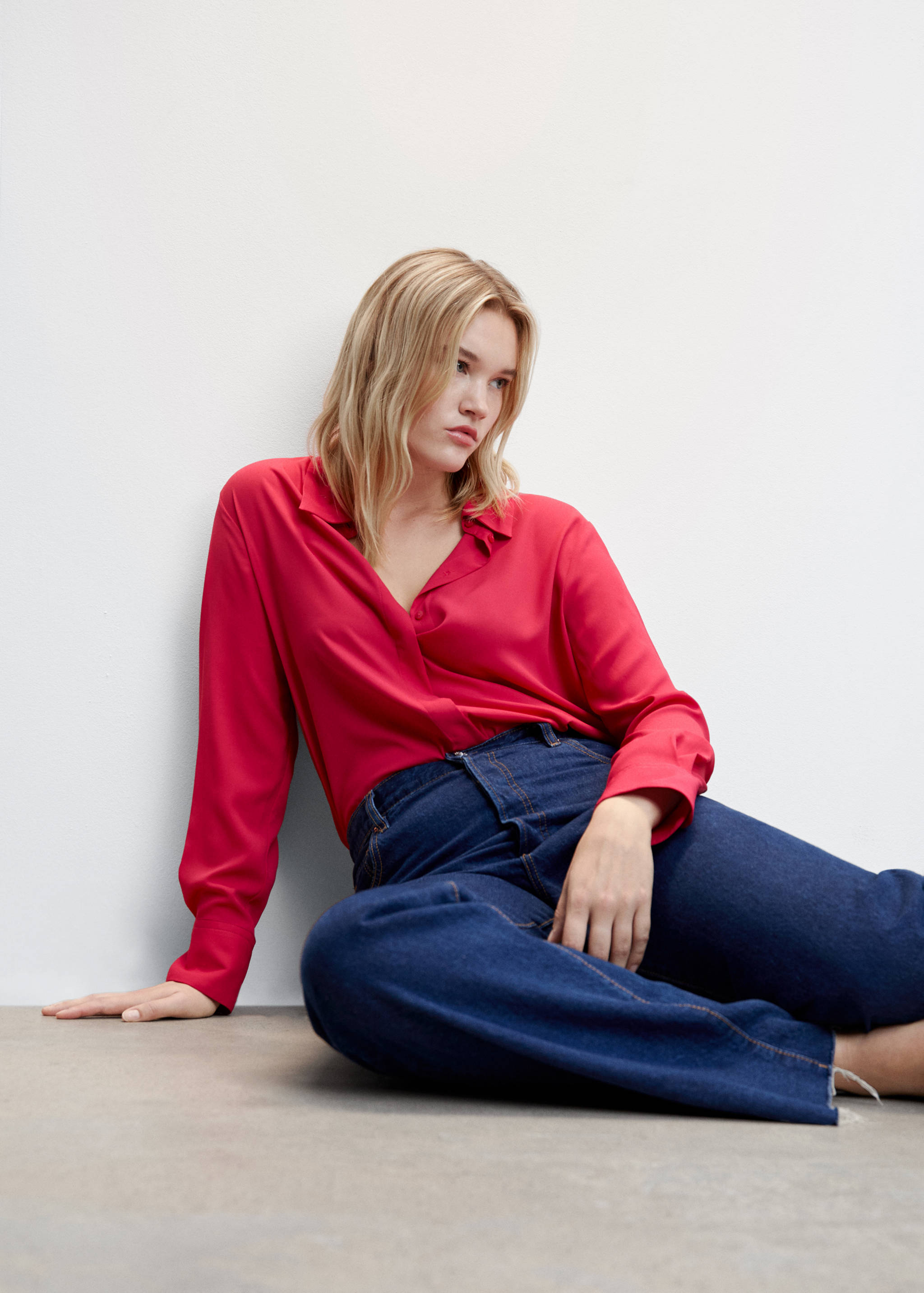 Buttoned flowy shirt - Details of the article 4