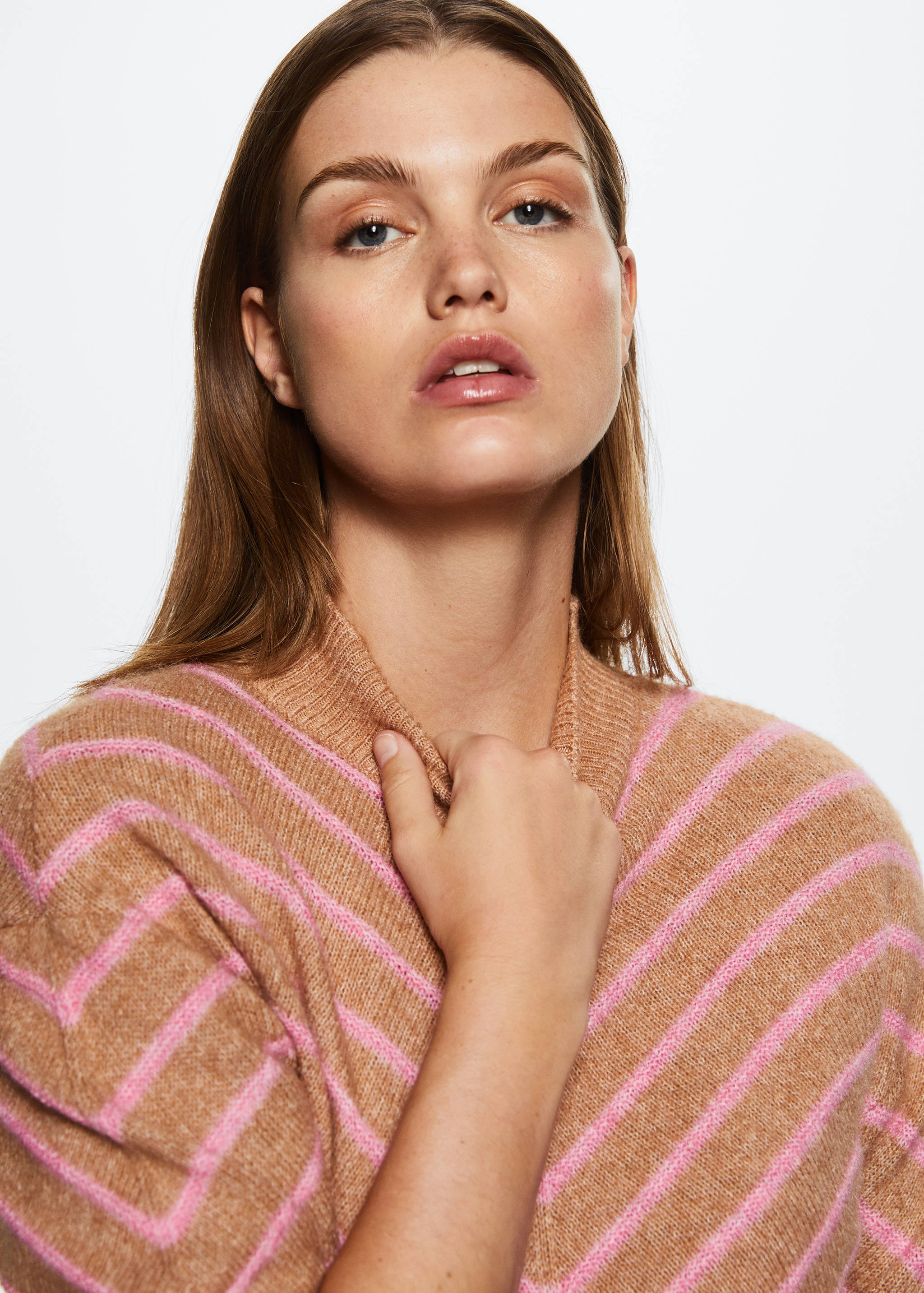 Gestreifter Pullover mit halbhohem Kragen - Detail des Artikels 1