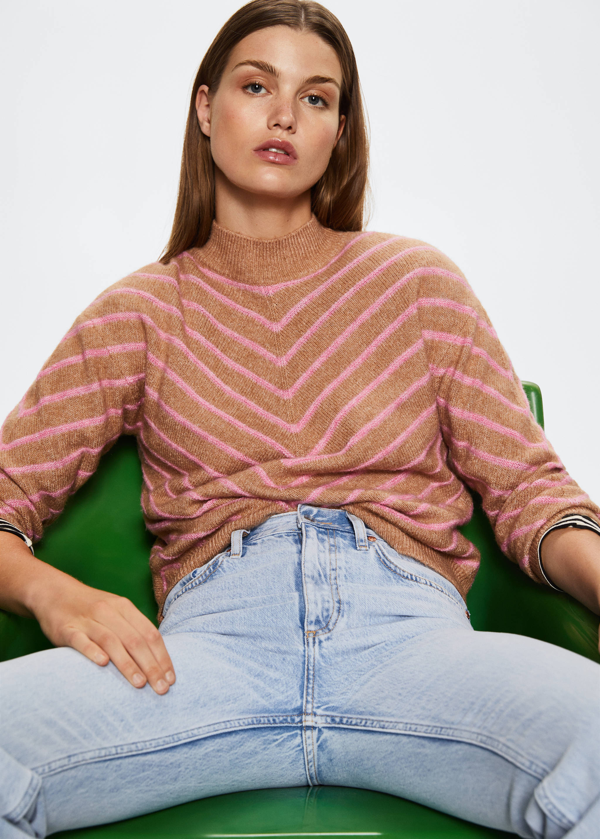 Gestreifter Pullover mit halbhohem Kragen - Detail des Artikels 2