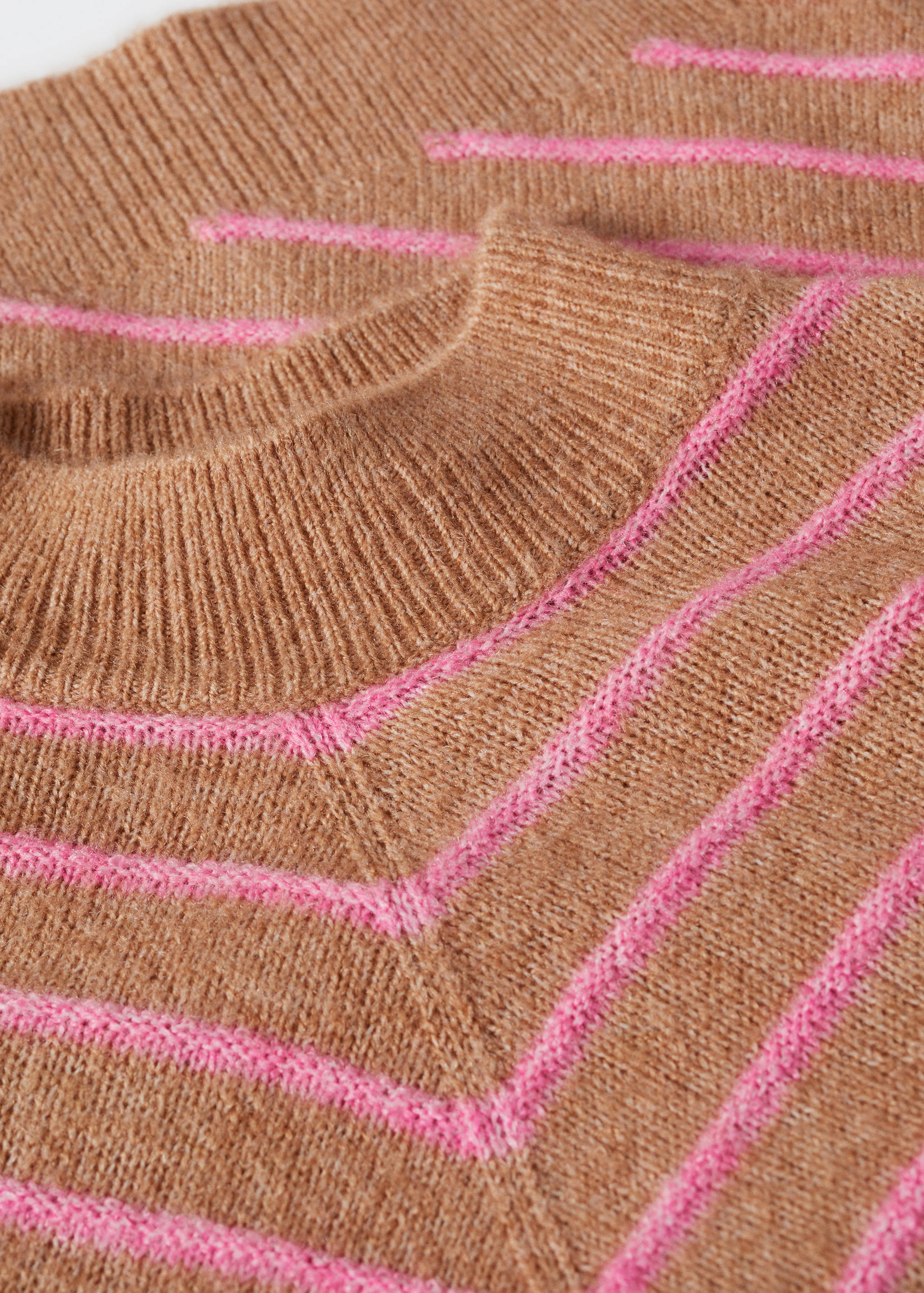 Gestreifter Pullover mit halbhohem Kragen - Detail des Artikels 8