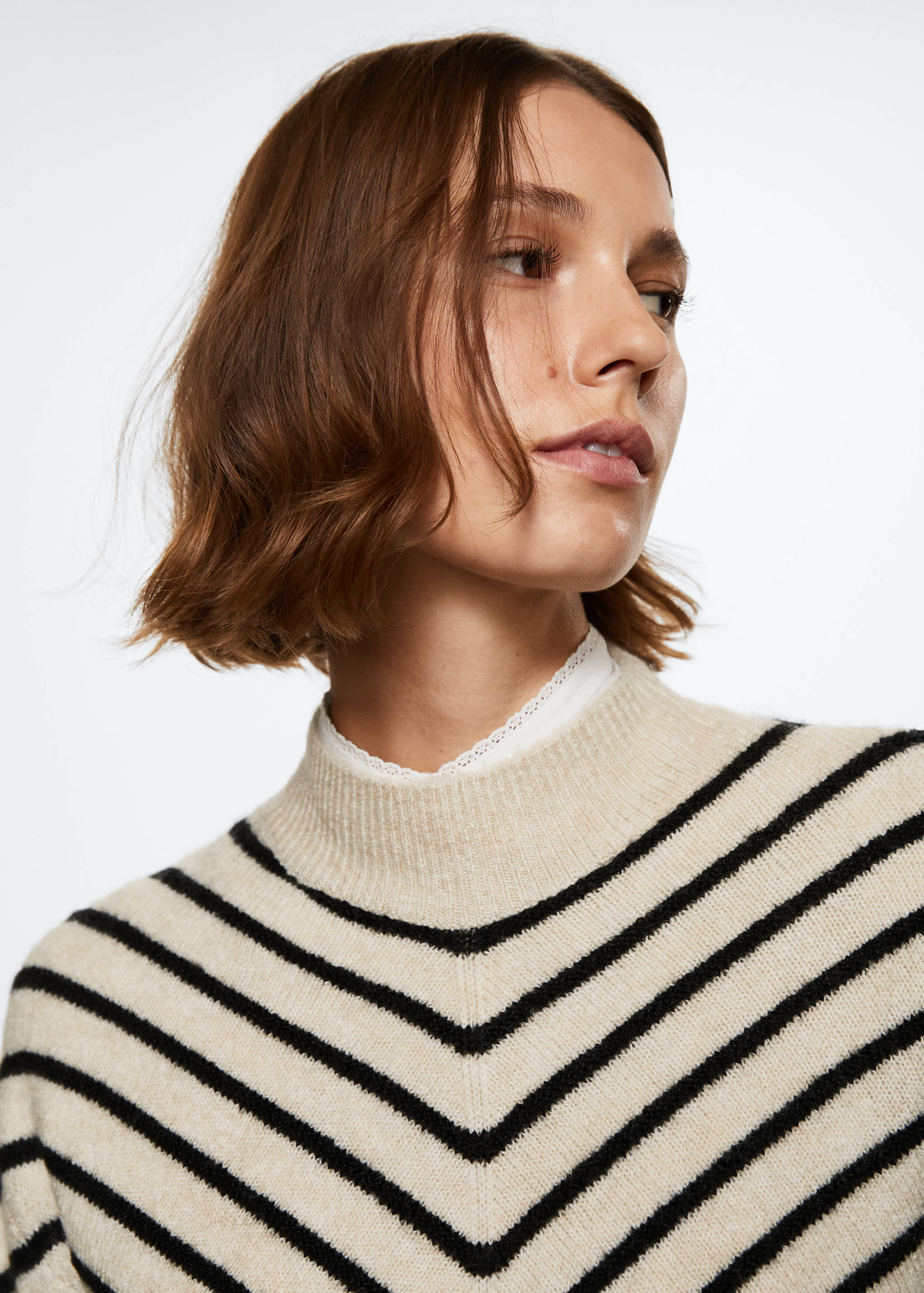 Gestreifter Pullover mit halbhohem Kragen - Detail des Artikels 2